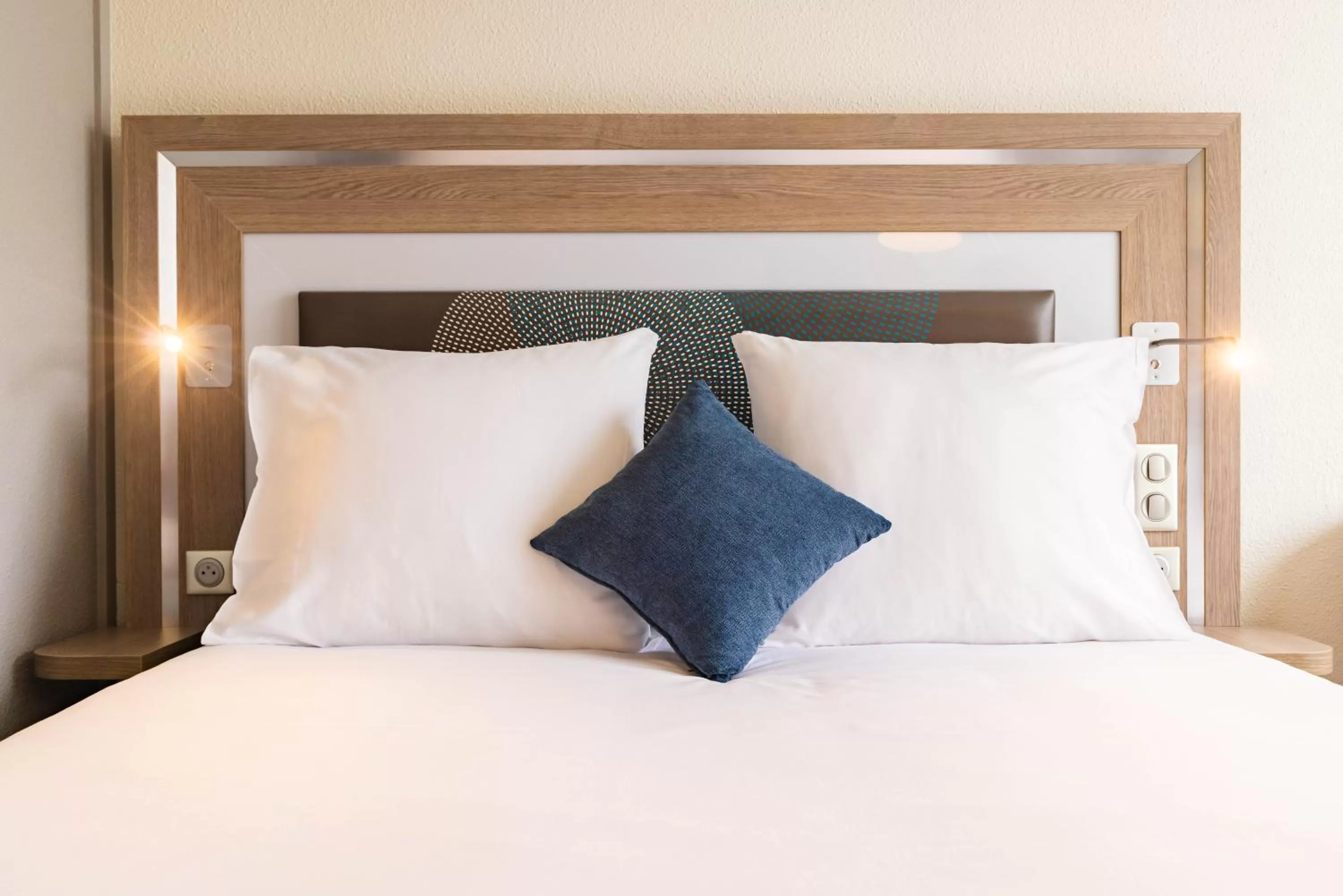 Bedroom, Bed in Novotel Senart Golf De Greenparc