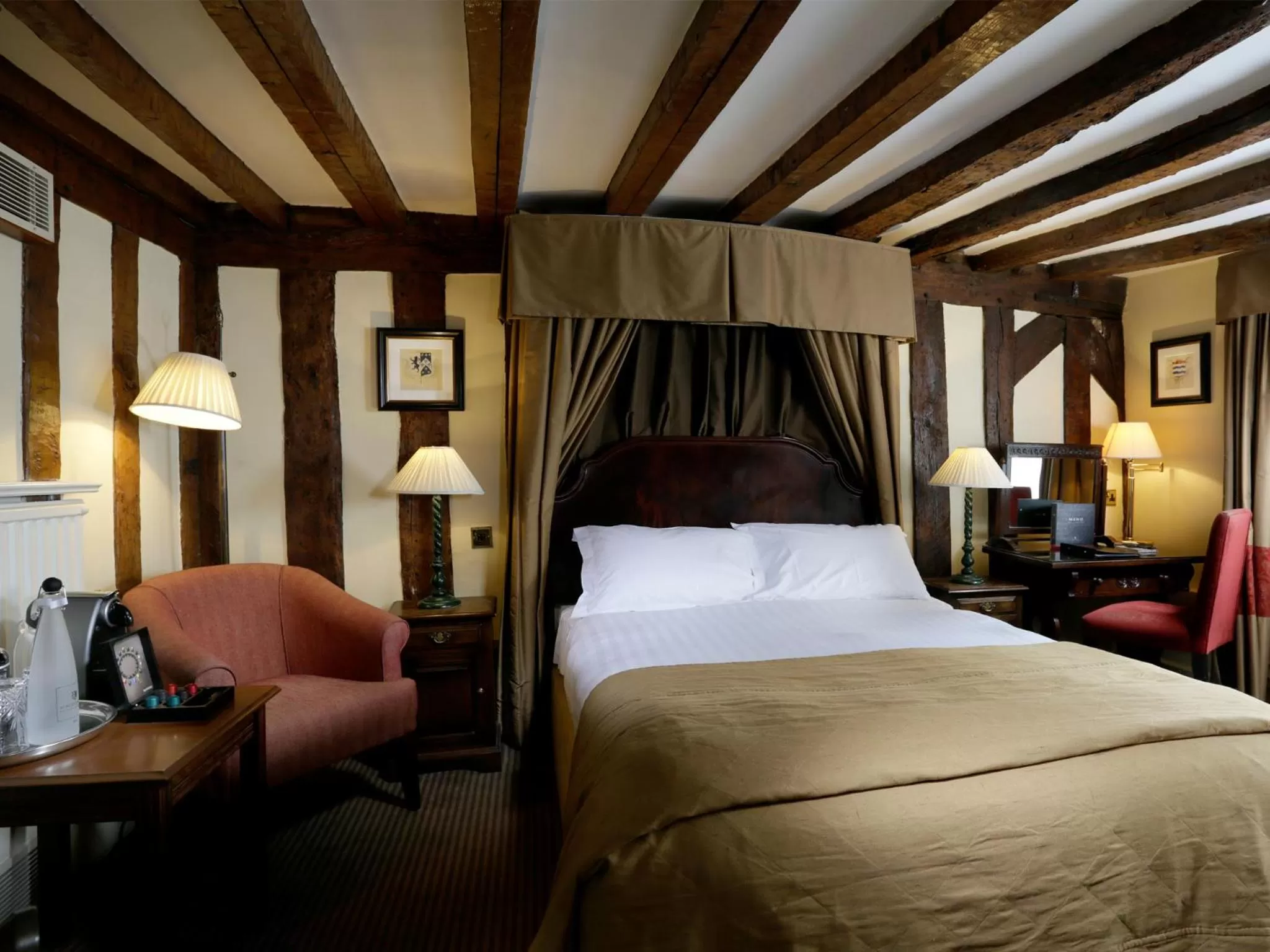 Photo of the whole room, Bed in Macdonald Alveston Manor Hotel & Spa