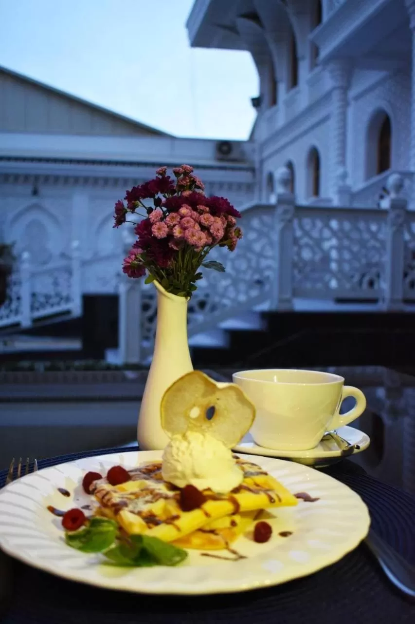 Breakfast in The Shahar