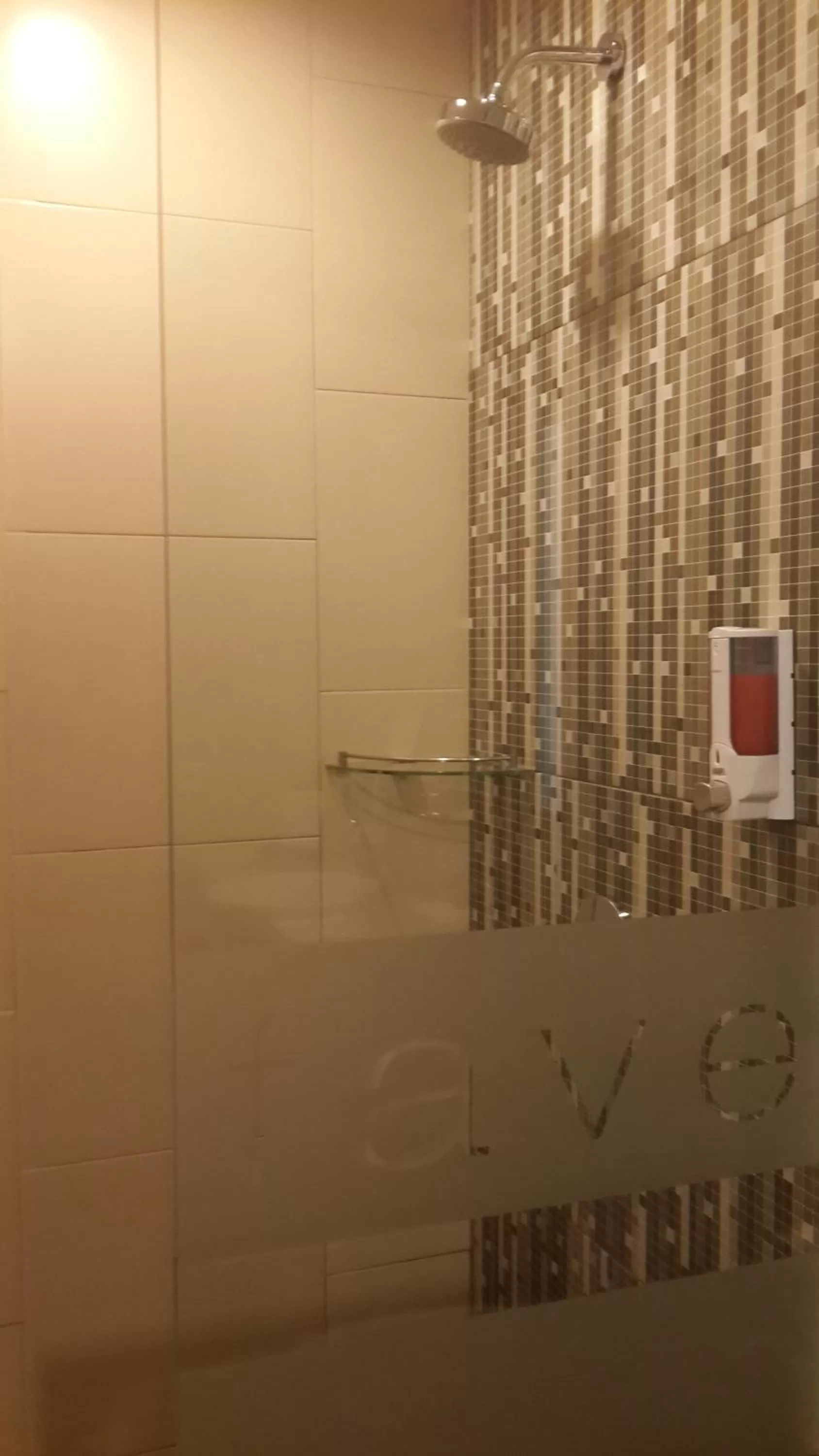 Shower in favehotel Pluit Junction