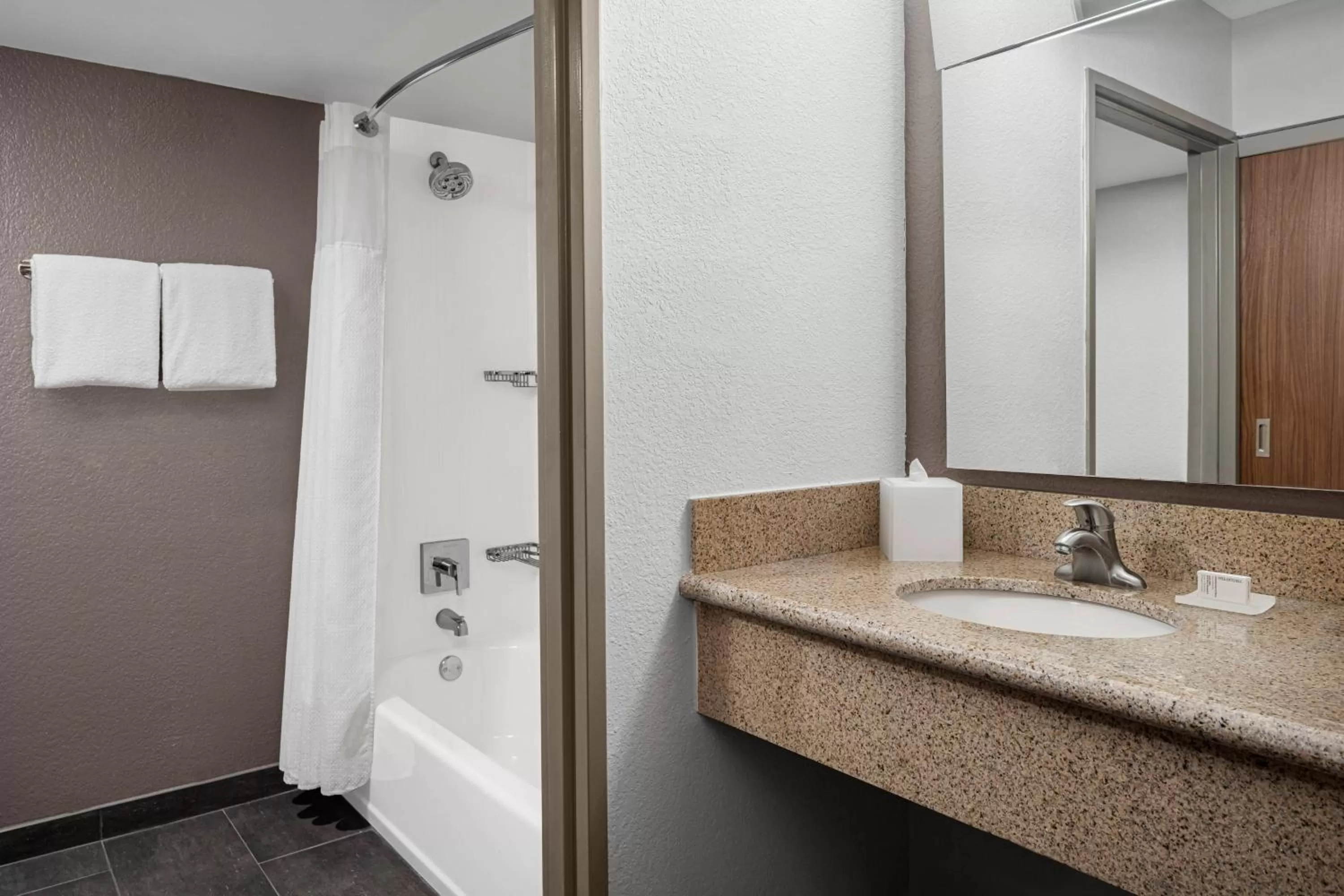 Bathroom in Courtyard Jacksonville Butler Boulevard