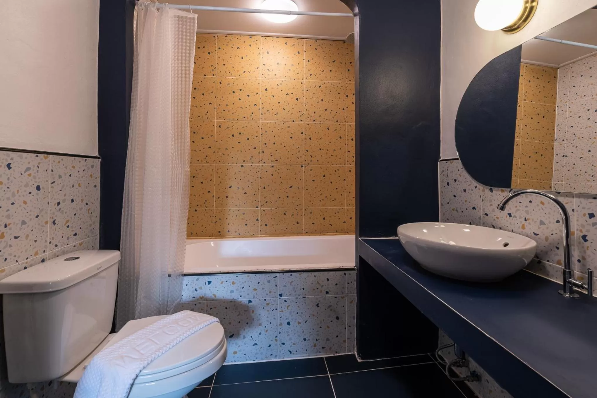 Toilet in The Mellow Pillow Hotel @ Chiang Mai Gate