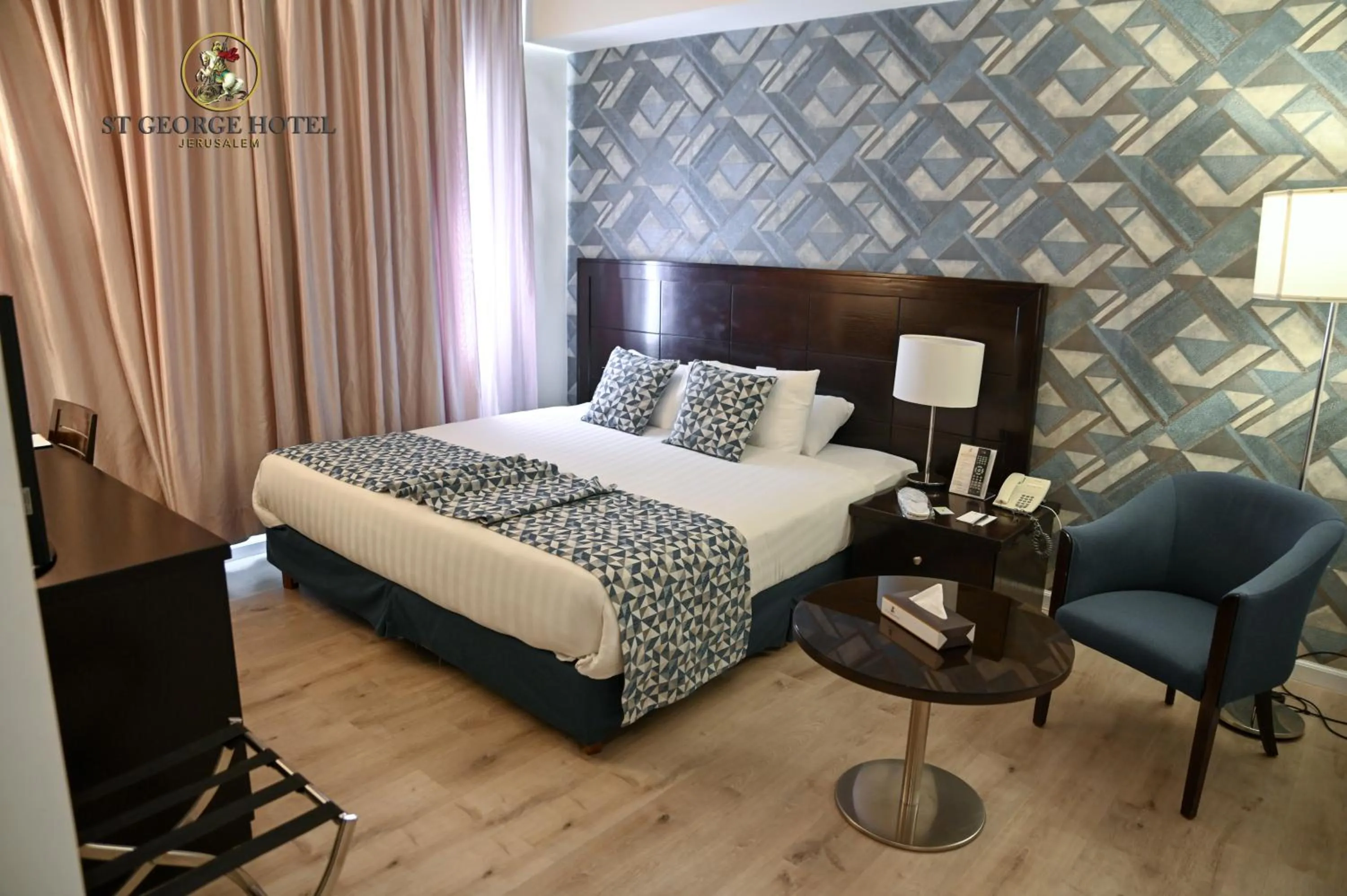 Bed in St. George Hotel