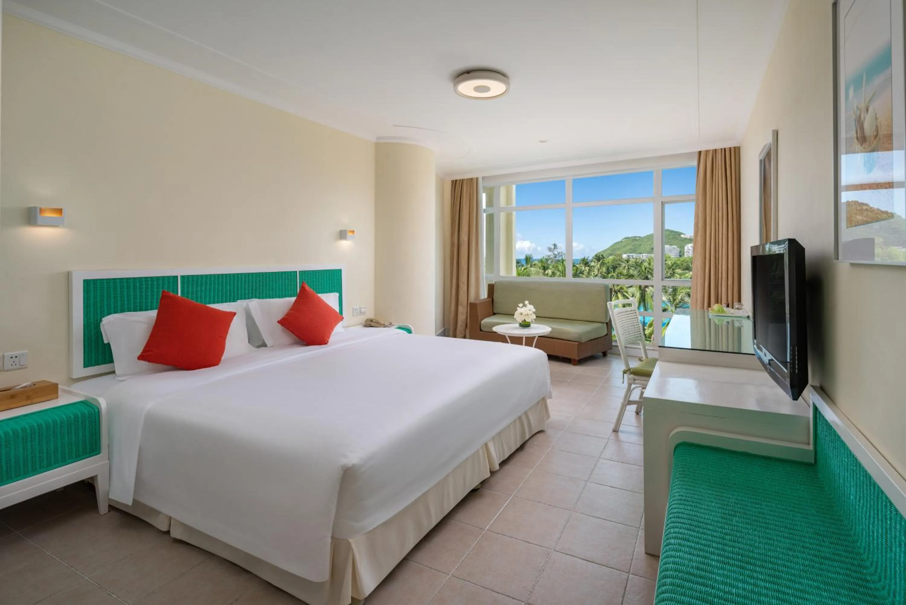 Bed in Sunshine Resort Intime Sanya