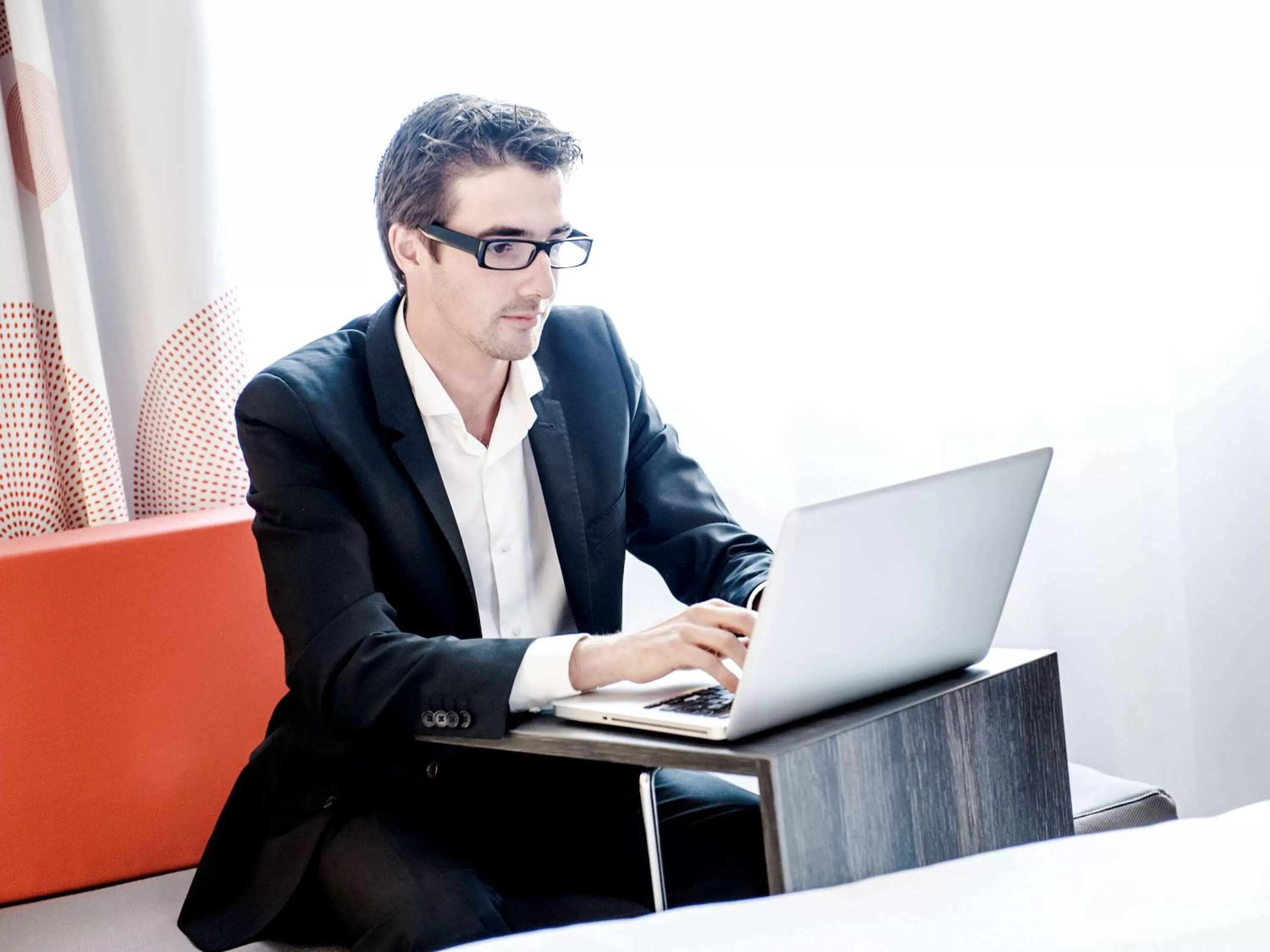 Photo of the whole room in Novotel Coventry