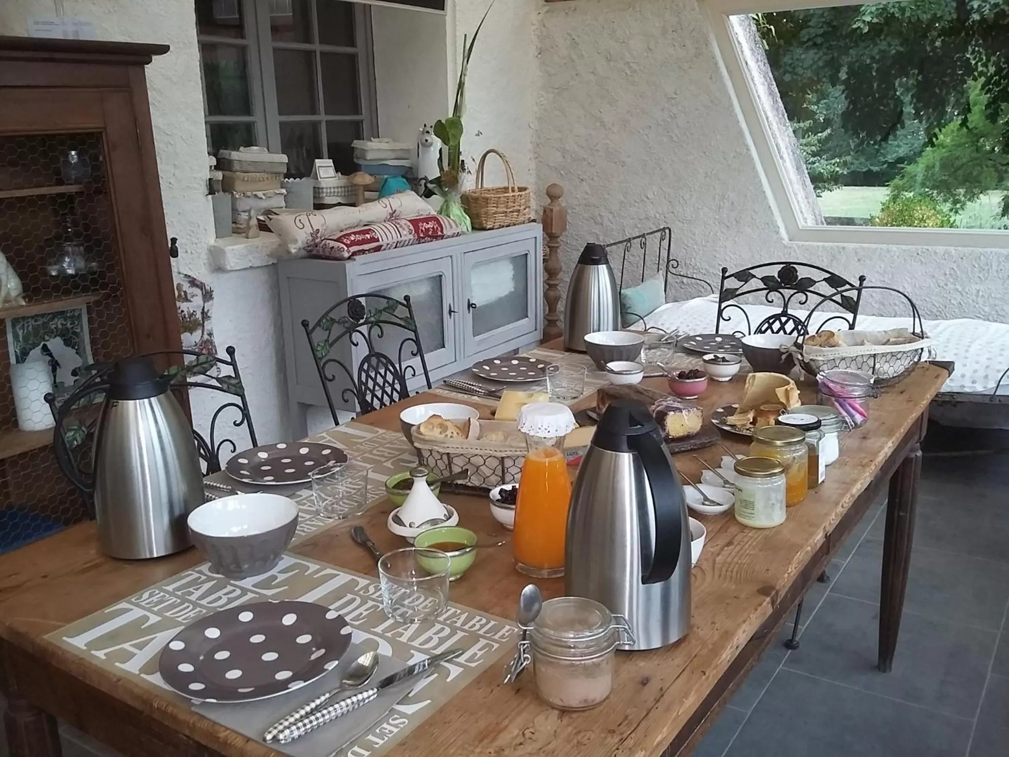 Continental breakfast in La Fréjade