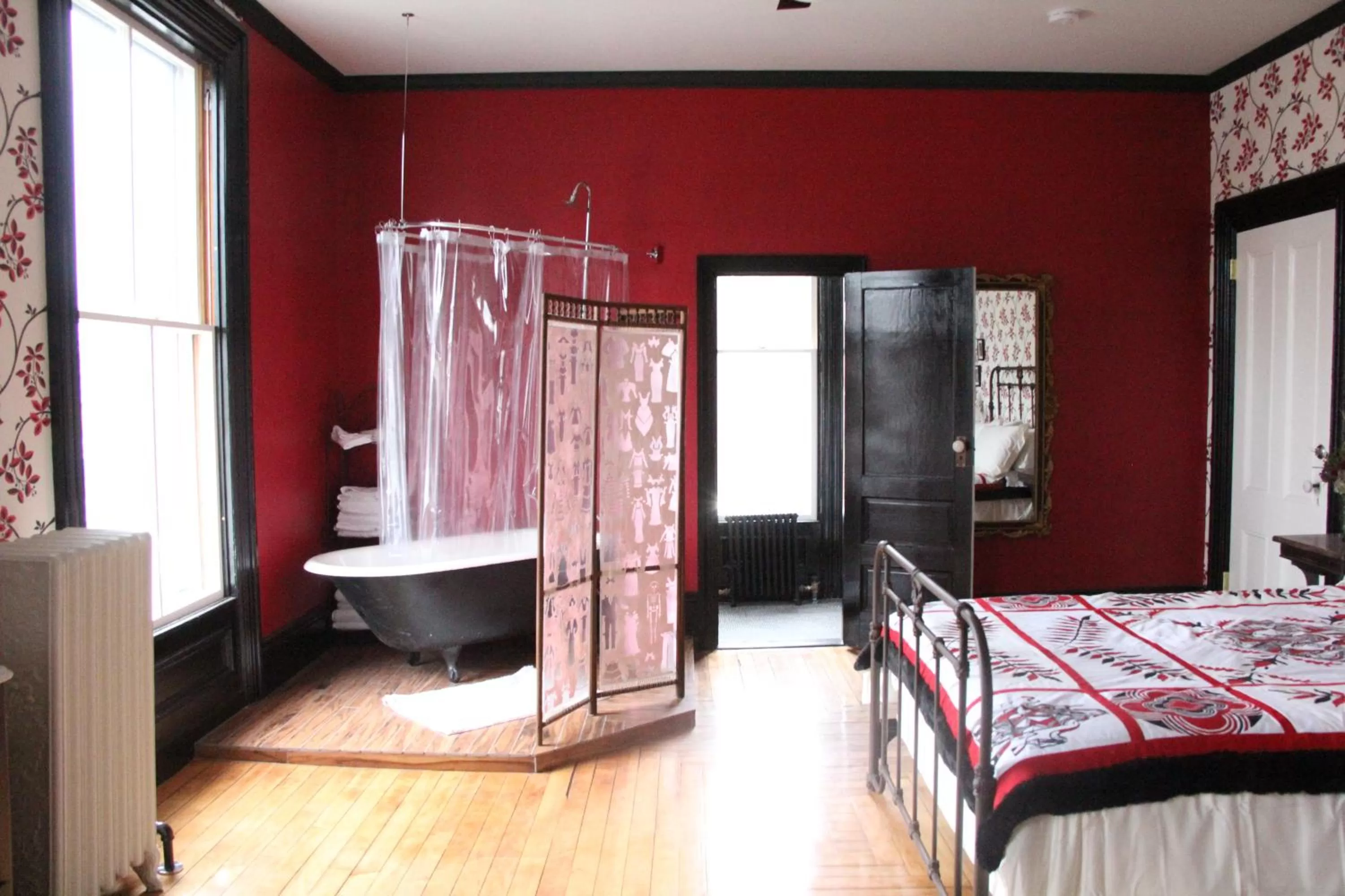 Bed in The Wedding Cake House