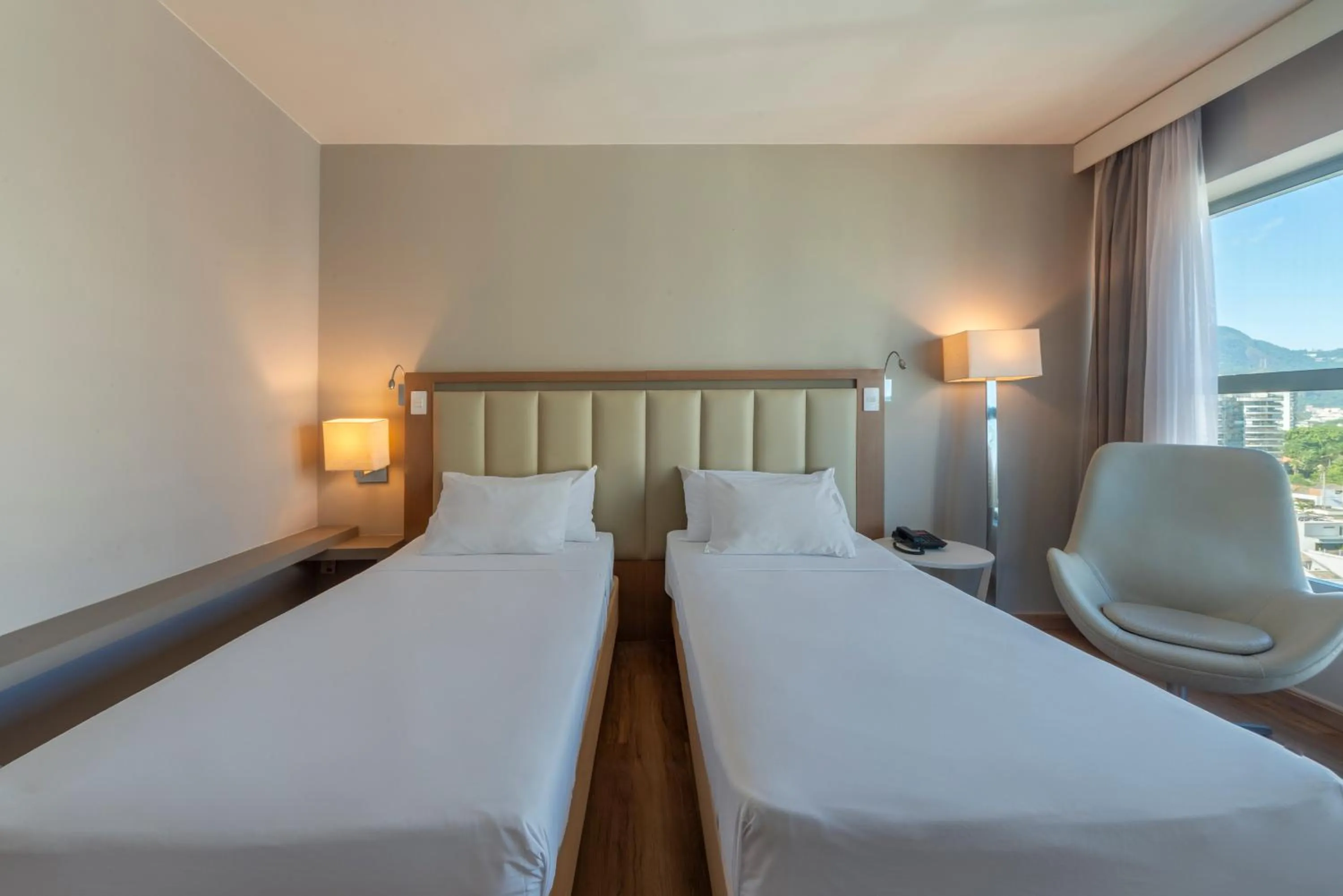 Bedroom, Bed in Laghetto Stilo Barra