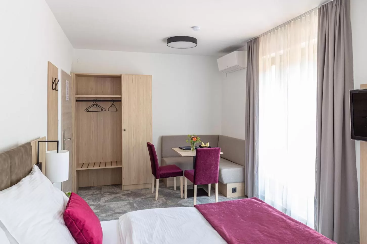 Photo of the whole room, Bed in Gasthof "zur Bahn"