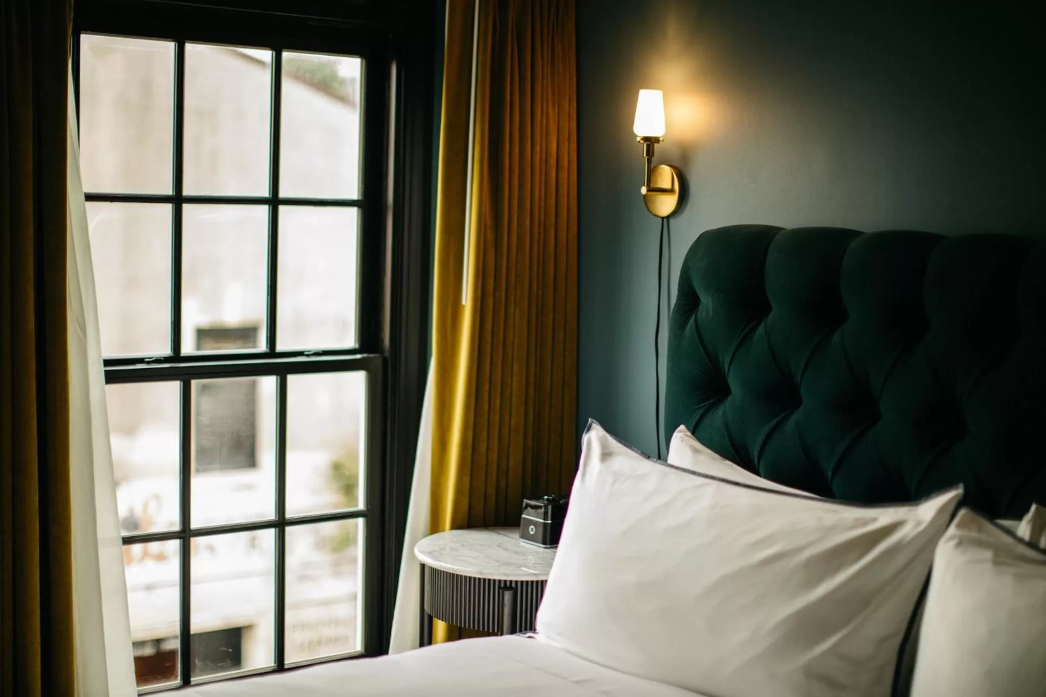 Bedroom, Bed in Emeline