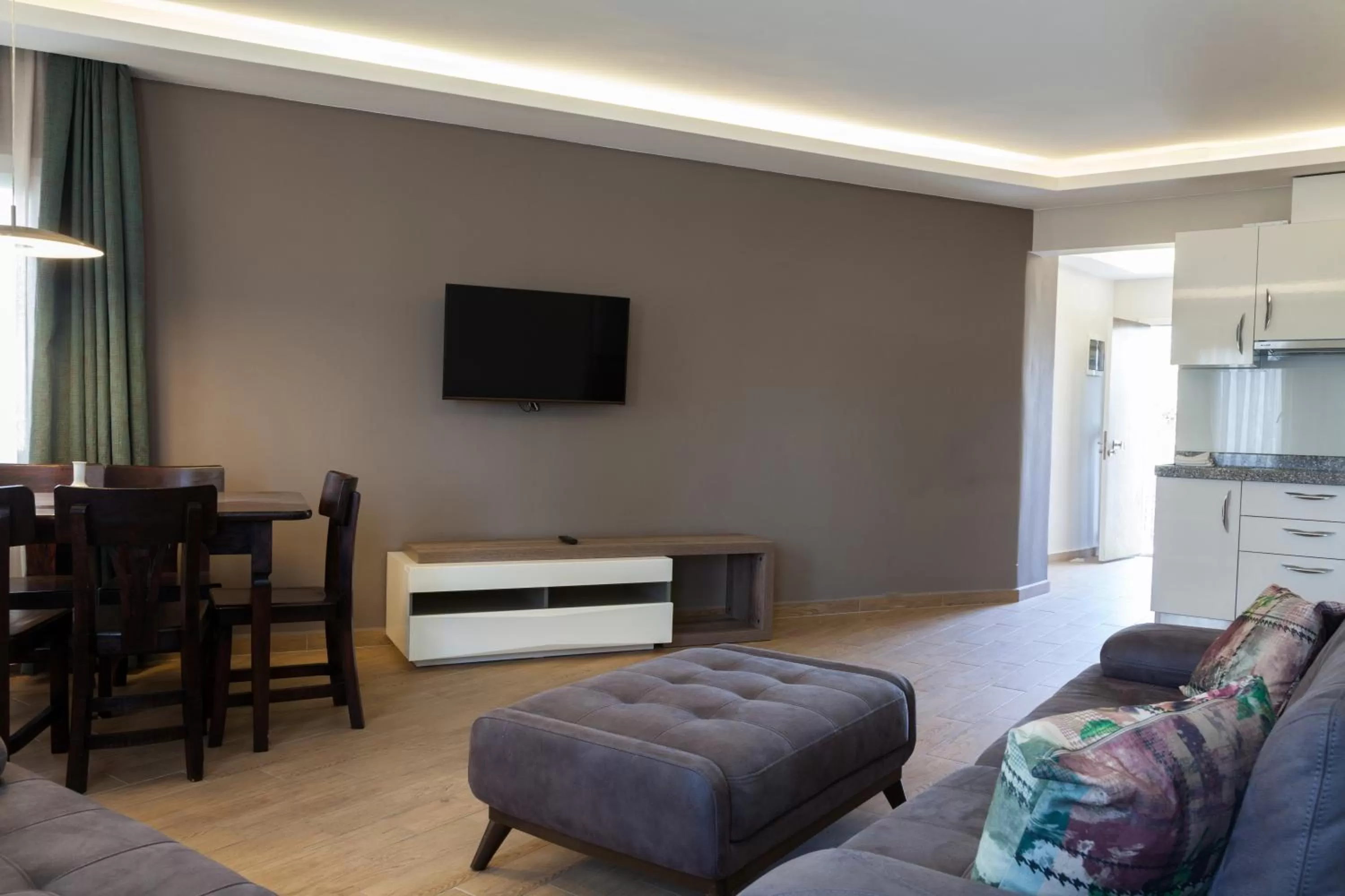 Other, TV/Entertainment Center in Sun Garden Apart Hotel