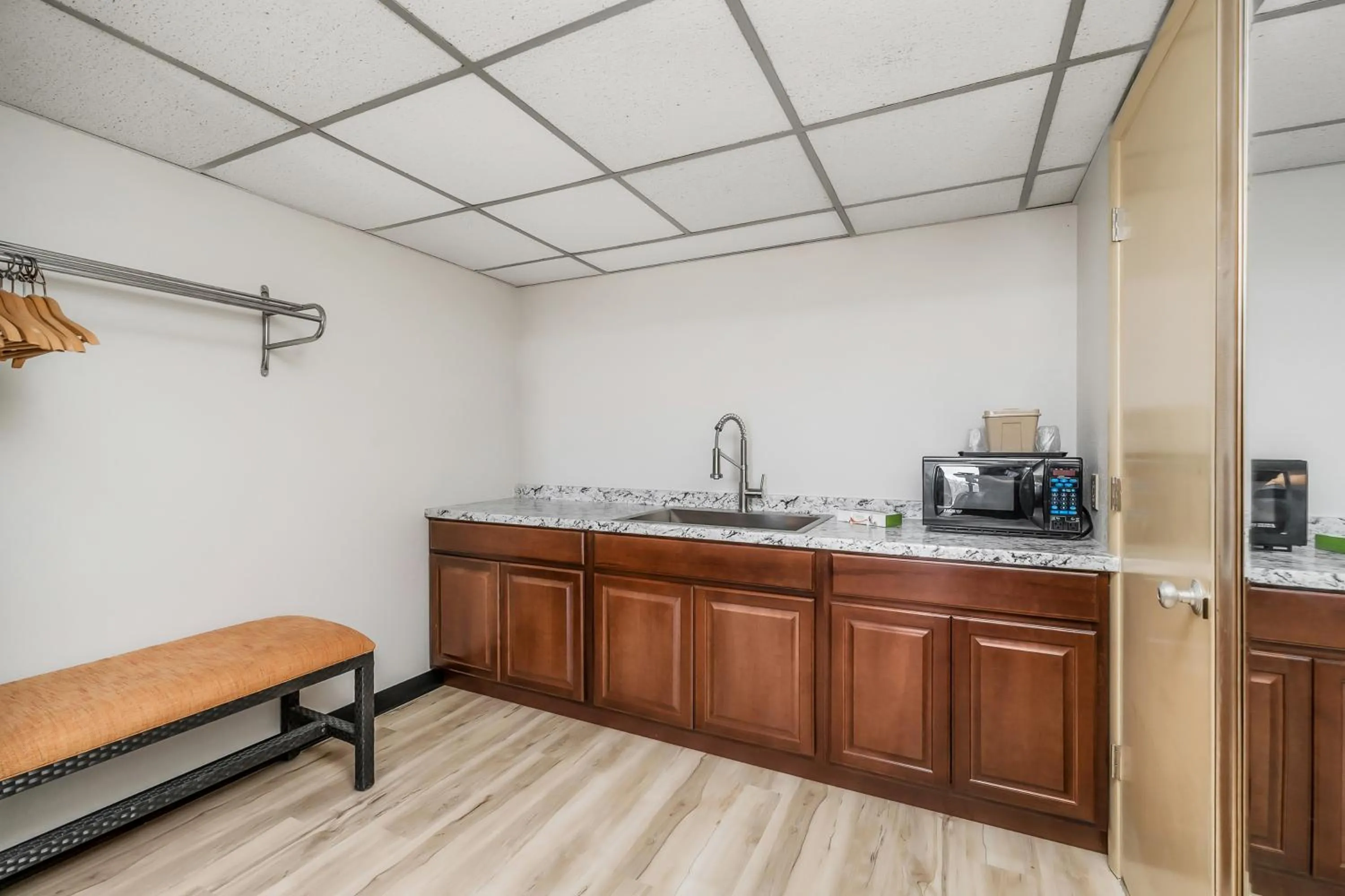 Kitchen or kitchenette in Americas Best Value Inn Cookeville