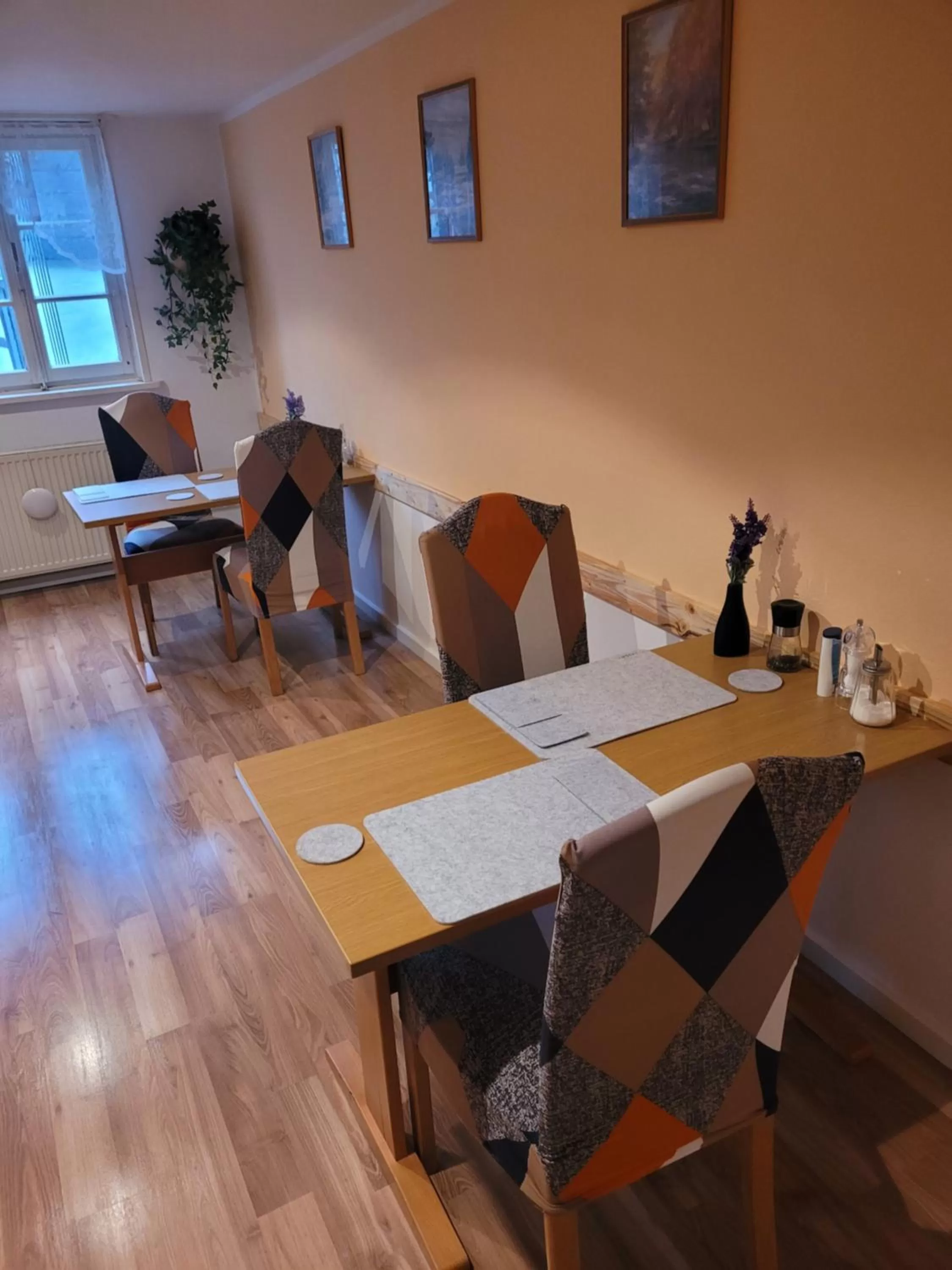 Restaurant/Places to Eat in Gästehaus Luise