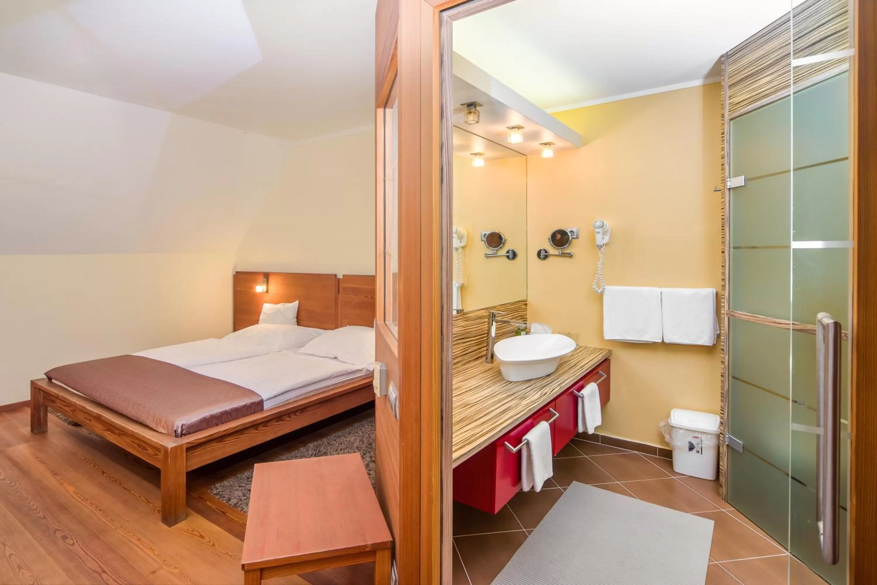 Bedroom, Bed in Wellness Hotel Kager Harkány