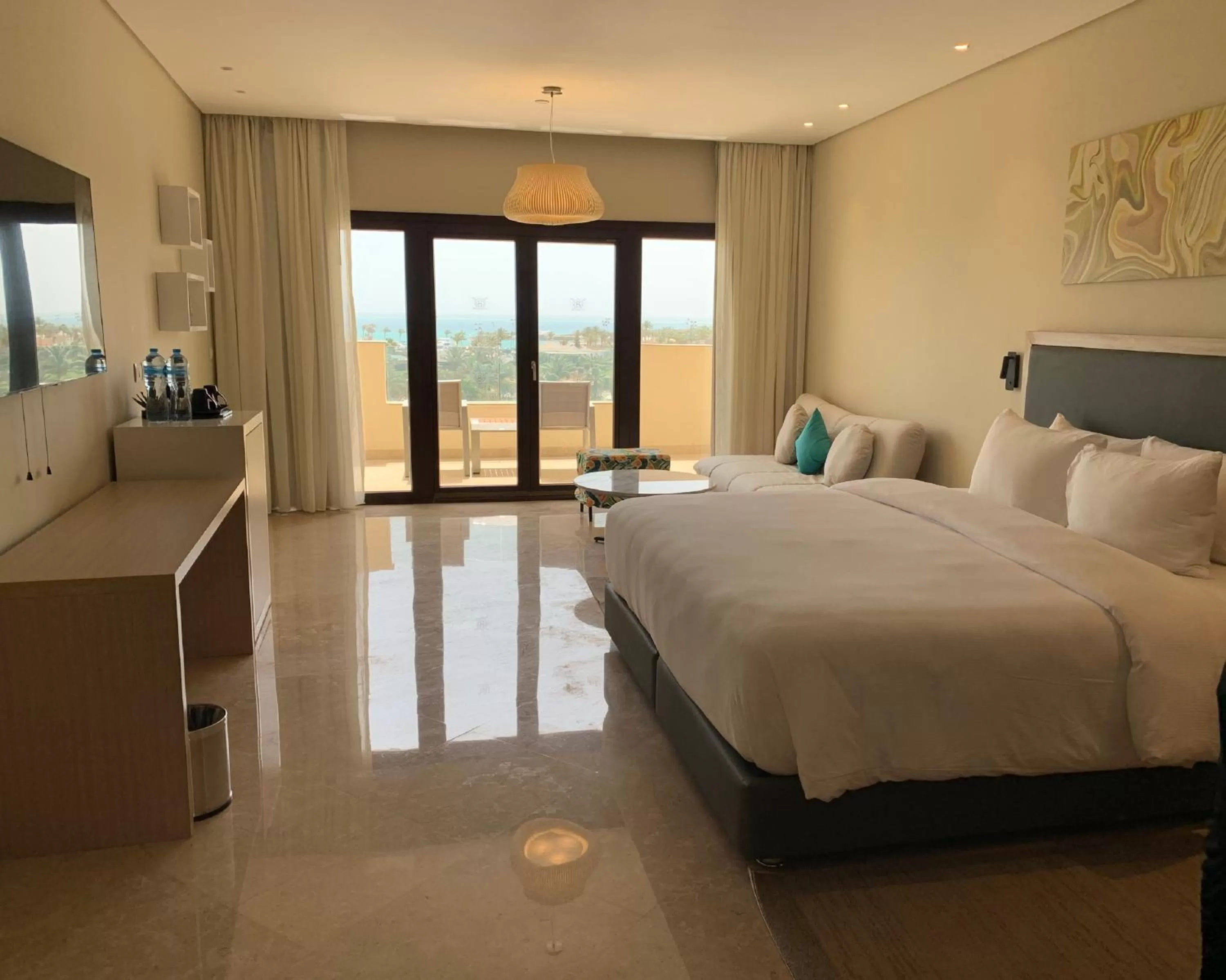 Bedroom, Bed in Steigenberger Aldau Beach Hotel