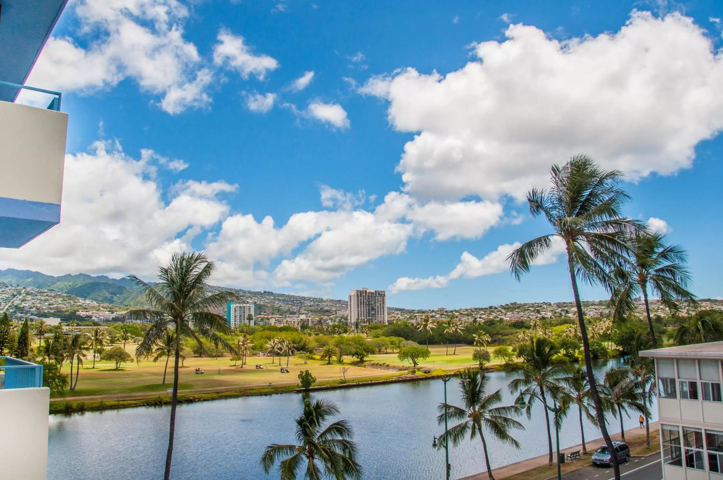Day in Holiday Surf Hotel (with full kitchen)