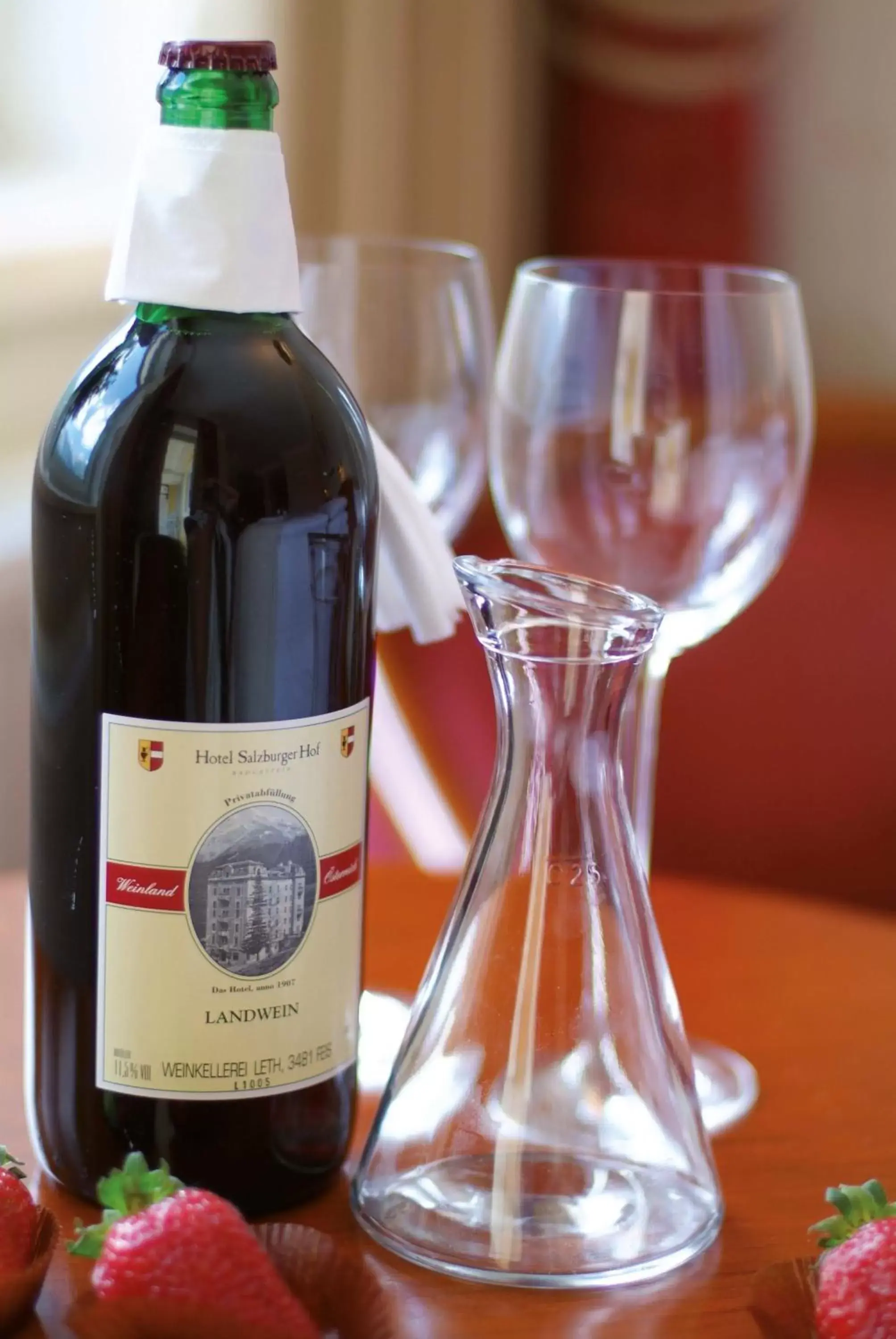 Standard Double Room in Hotel Salzburger Hof Standard Double Room in Hotel Salzburger Hof