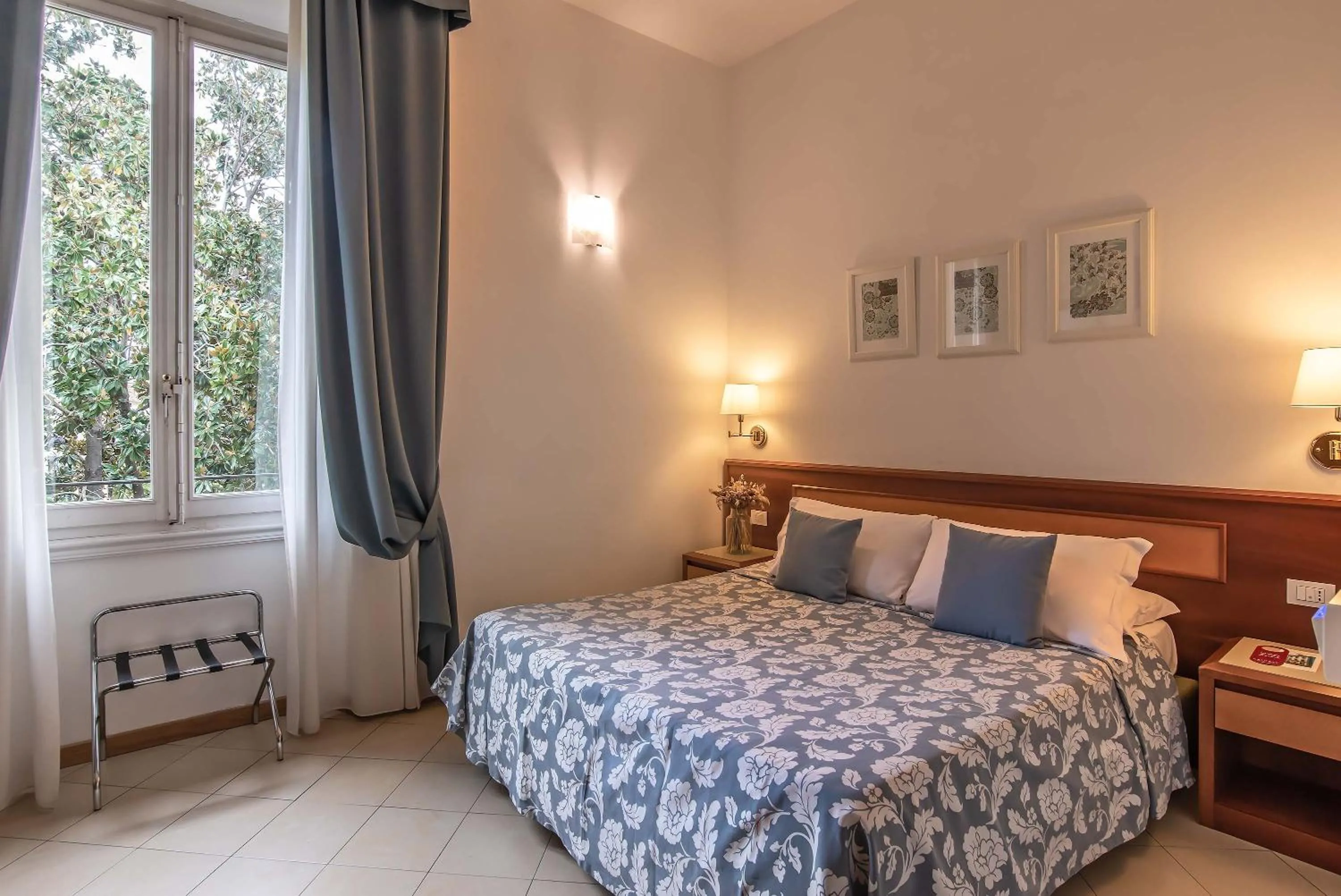 Photo of the whole room, Bed in Hotel Bonifacio