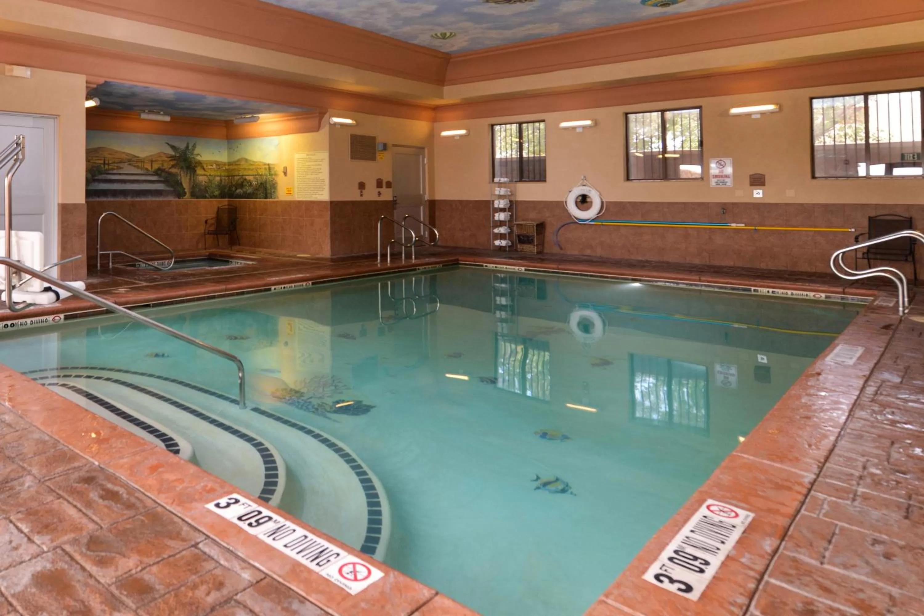 Swimming pool in Holiday Inn Express Hotel & Suites Las Cruces by IHG