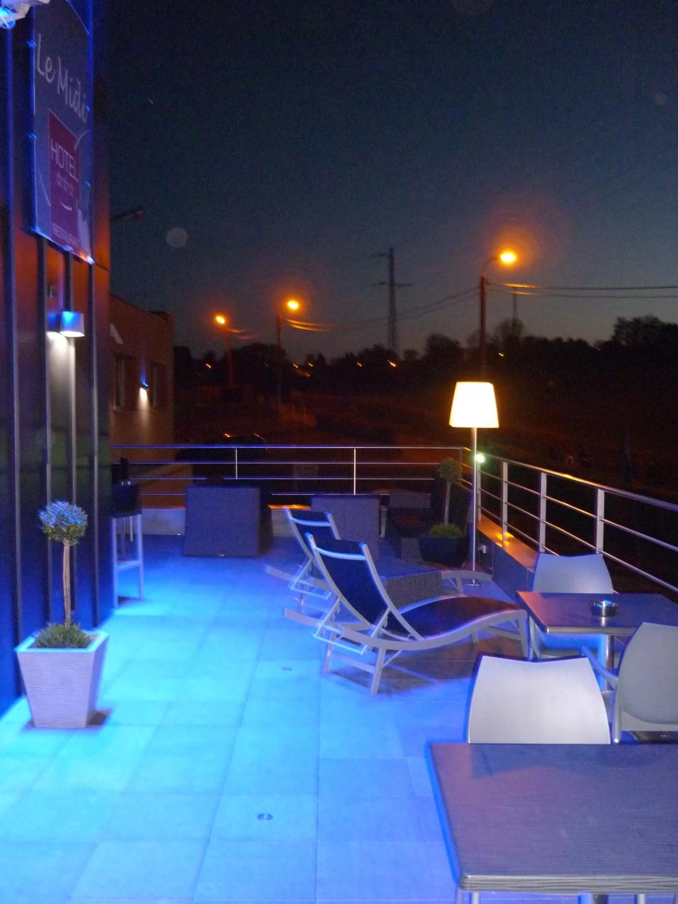 Facade/entrance in Hotel Le Midi