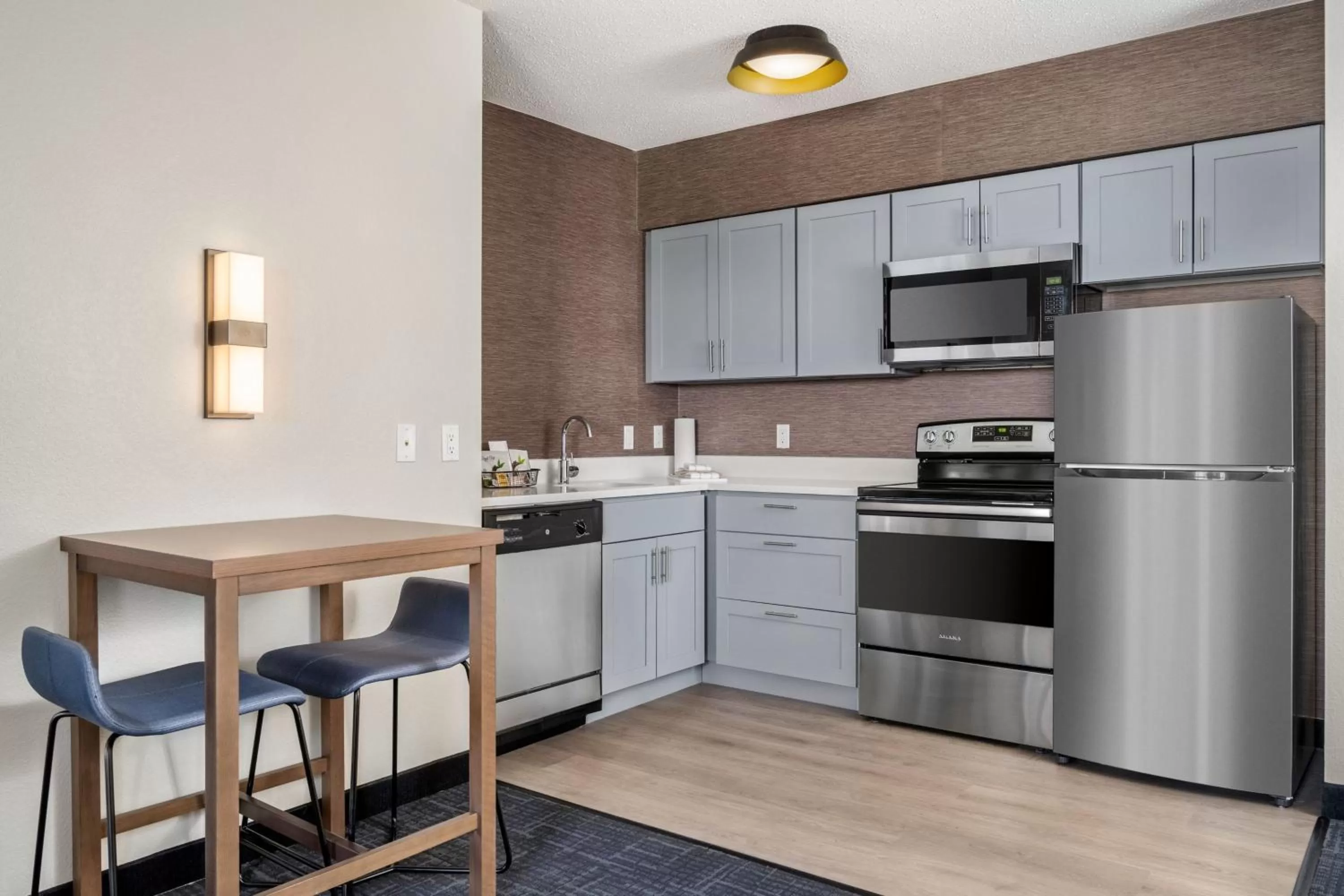 Kitchen or kitchenette in Residence Inn by Marriott Chicago Naperville/Warrenville