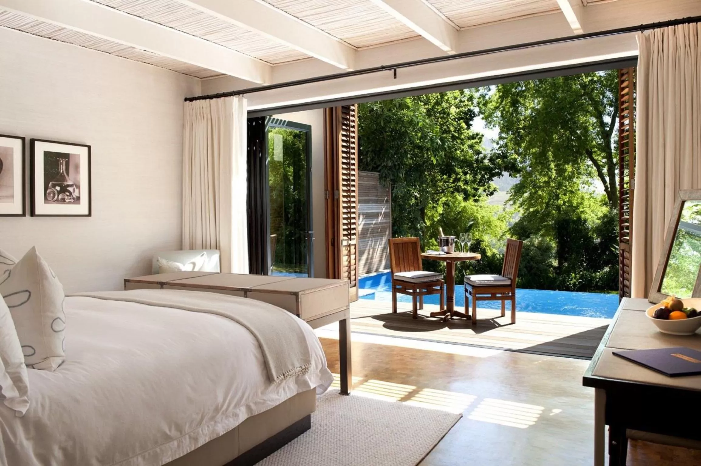 View (from property/room), Bed in Delaire Graff Lodges and Spa