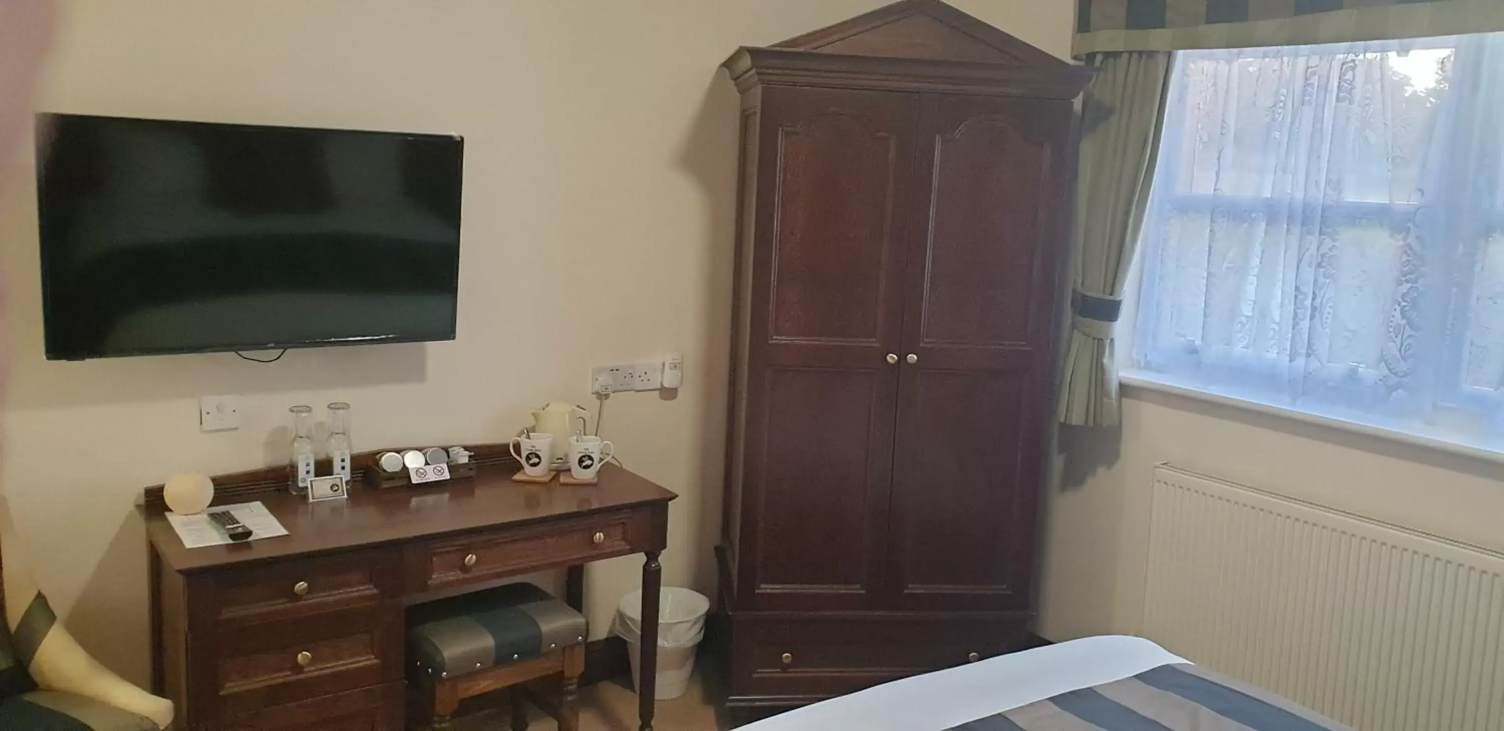 Double Room with Private Bathroom in The Flying Bull Inn Double Room with Private Bathroom in The Flying Bull Inn