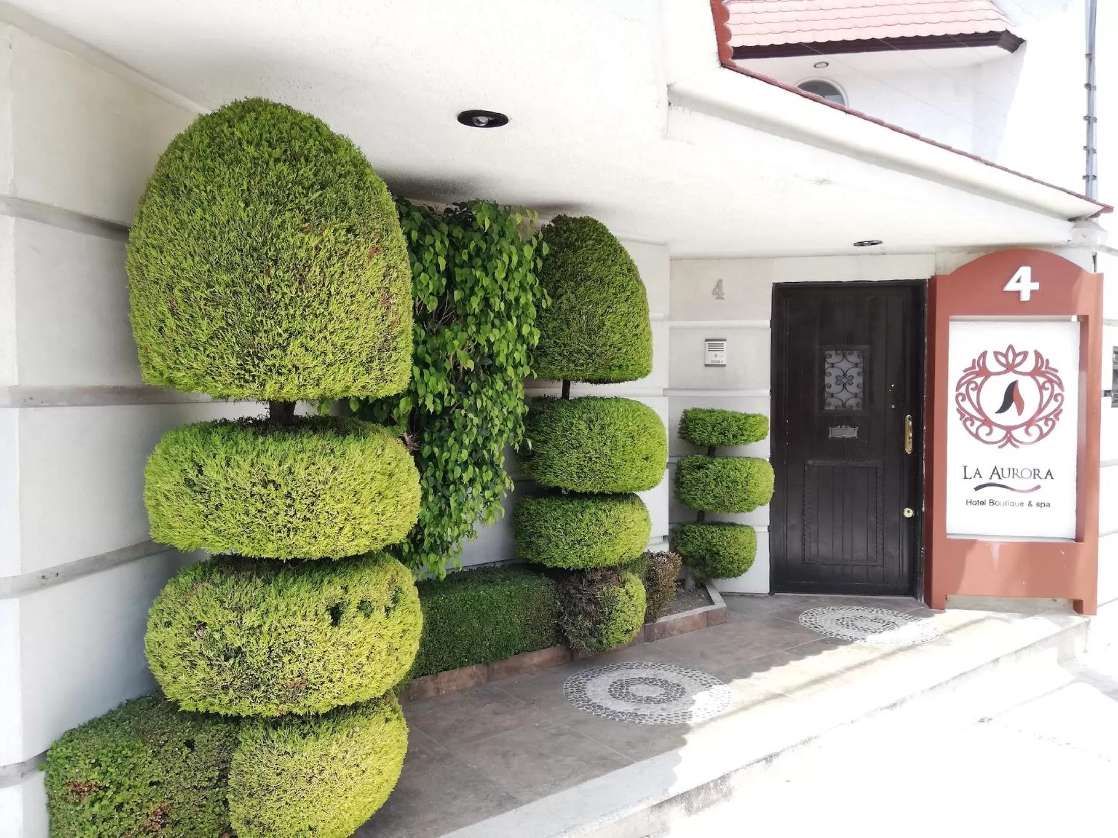 Facade/entrance in La Aurora Hotel Like Home