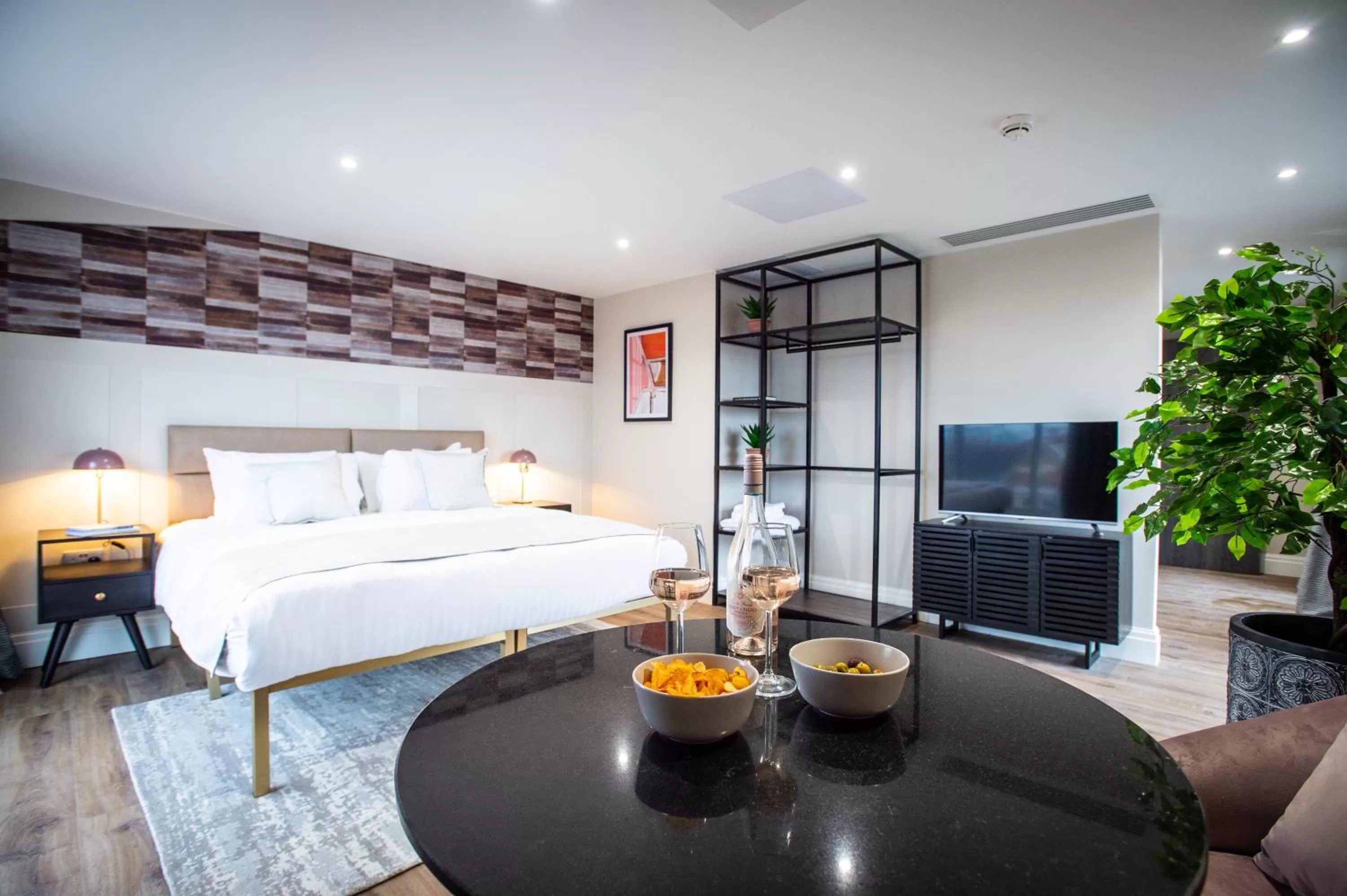 Bedroom, Bed in The Gresham Aparthotel