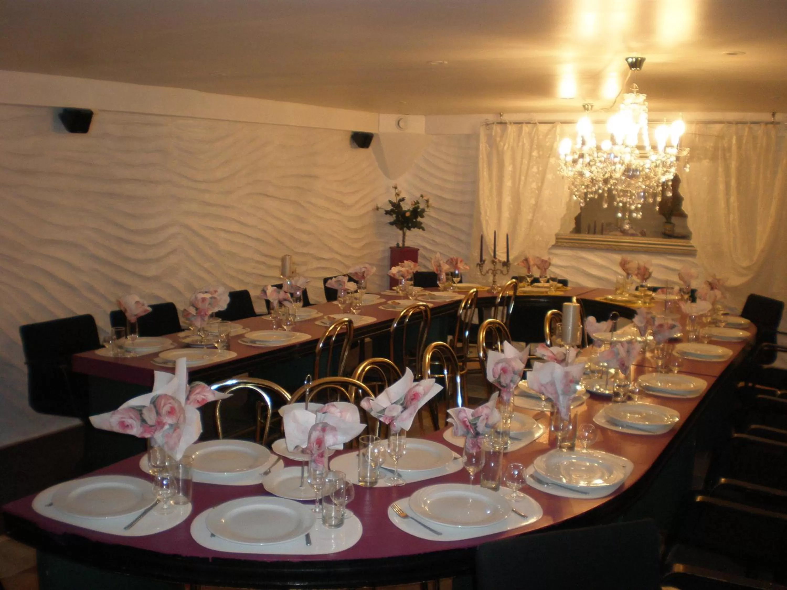 Banquet/Function facilities, Restaurant/Places to Eat in Hotel Getliin