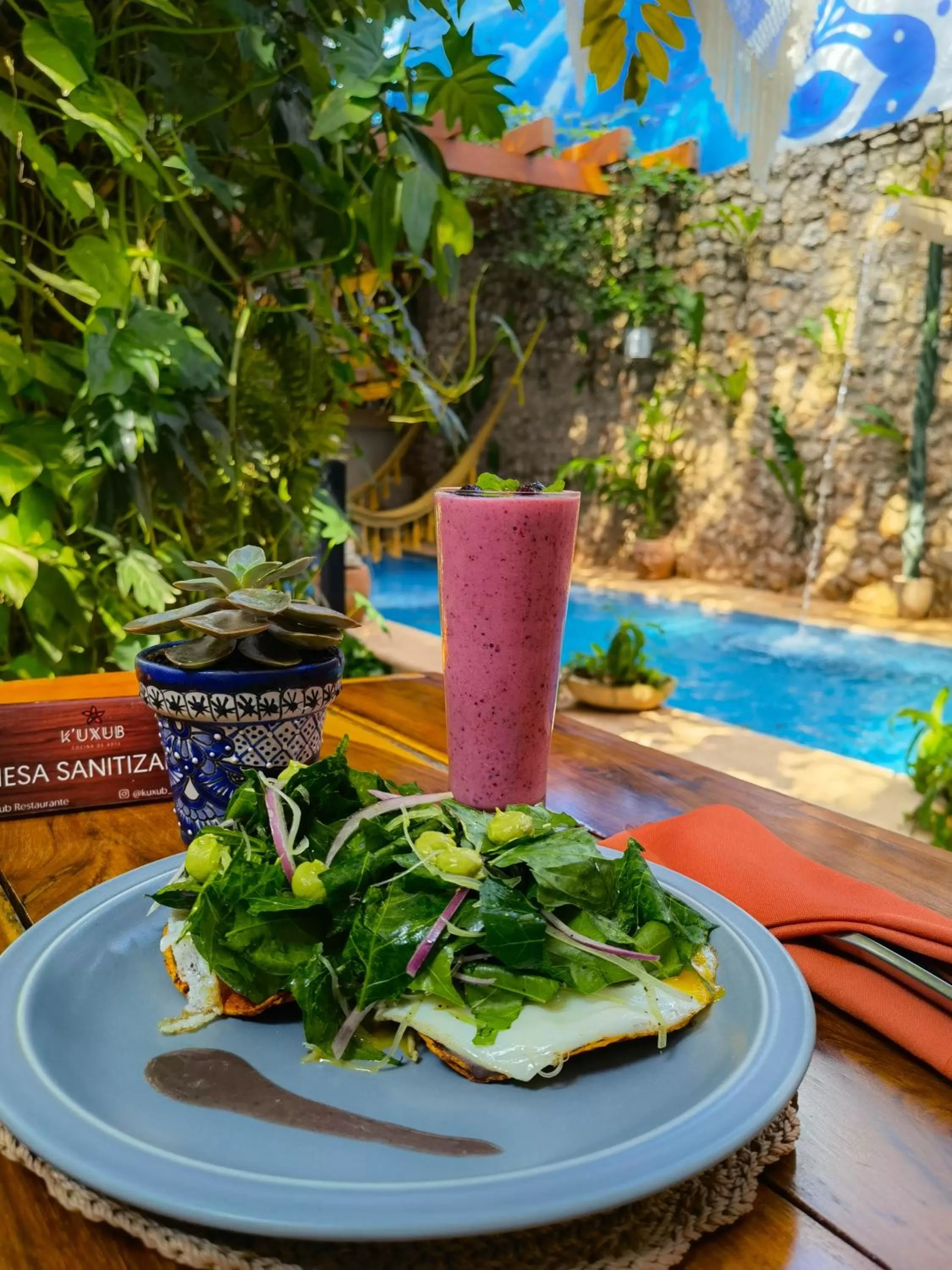 Restaurant/places to eat in Le Muuch Hotel Boutique