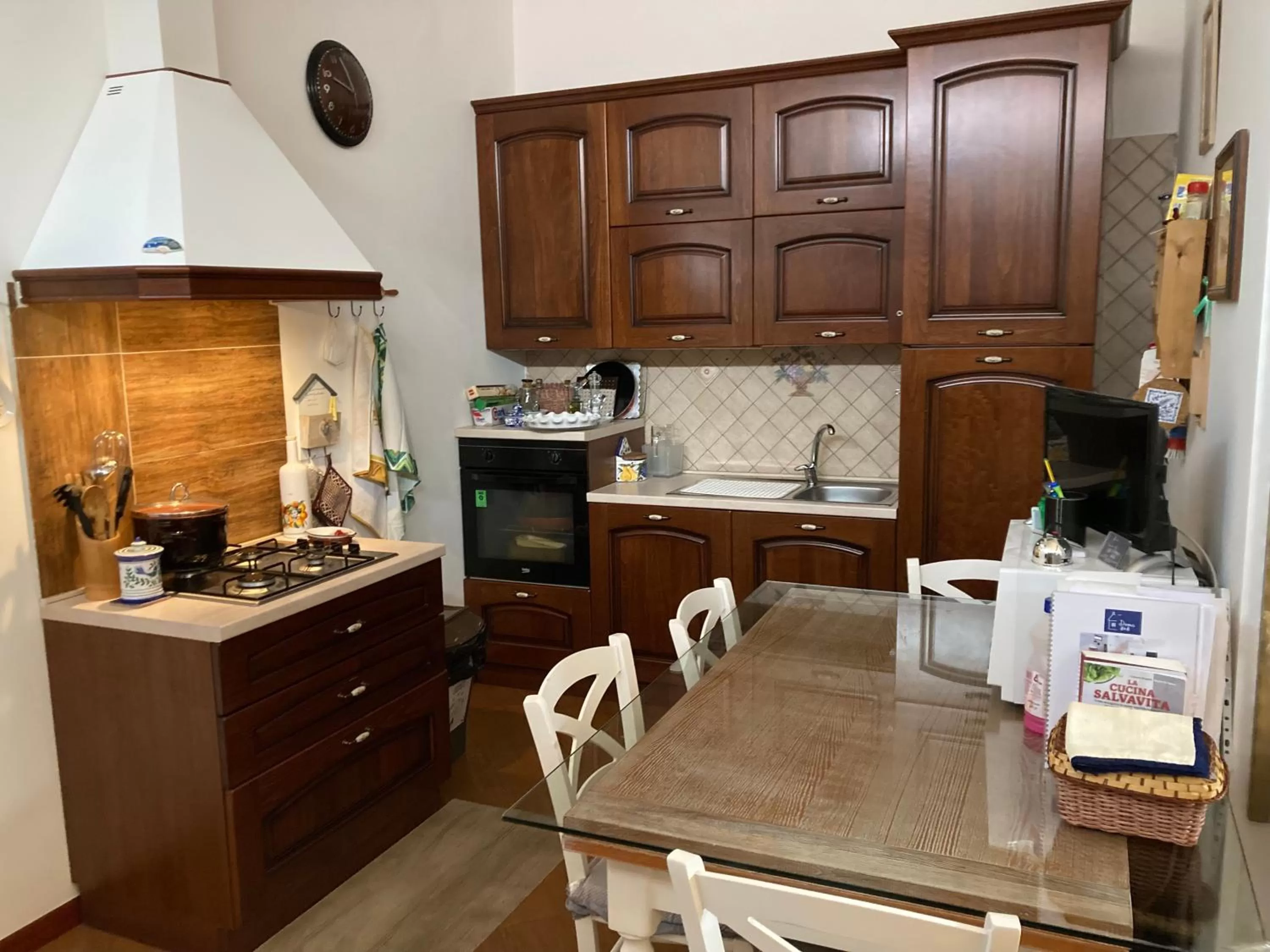 Kitchen/Kitchenette in Domus B&B