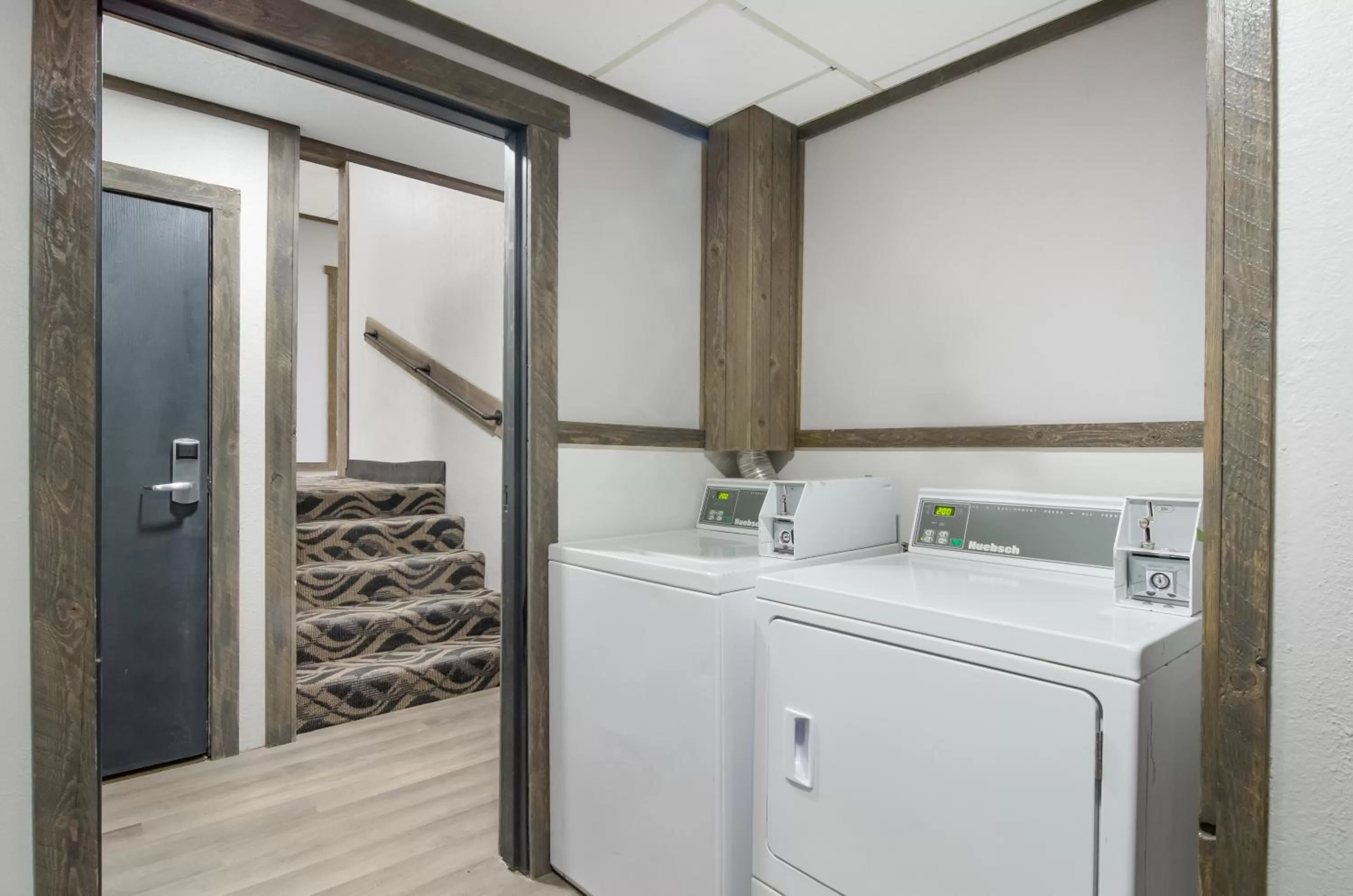 washing machine in Econo Lodge Scottsbluff