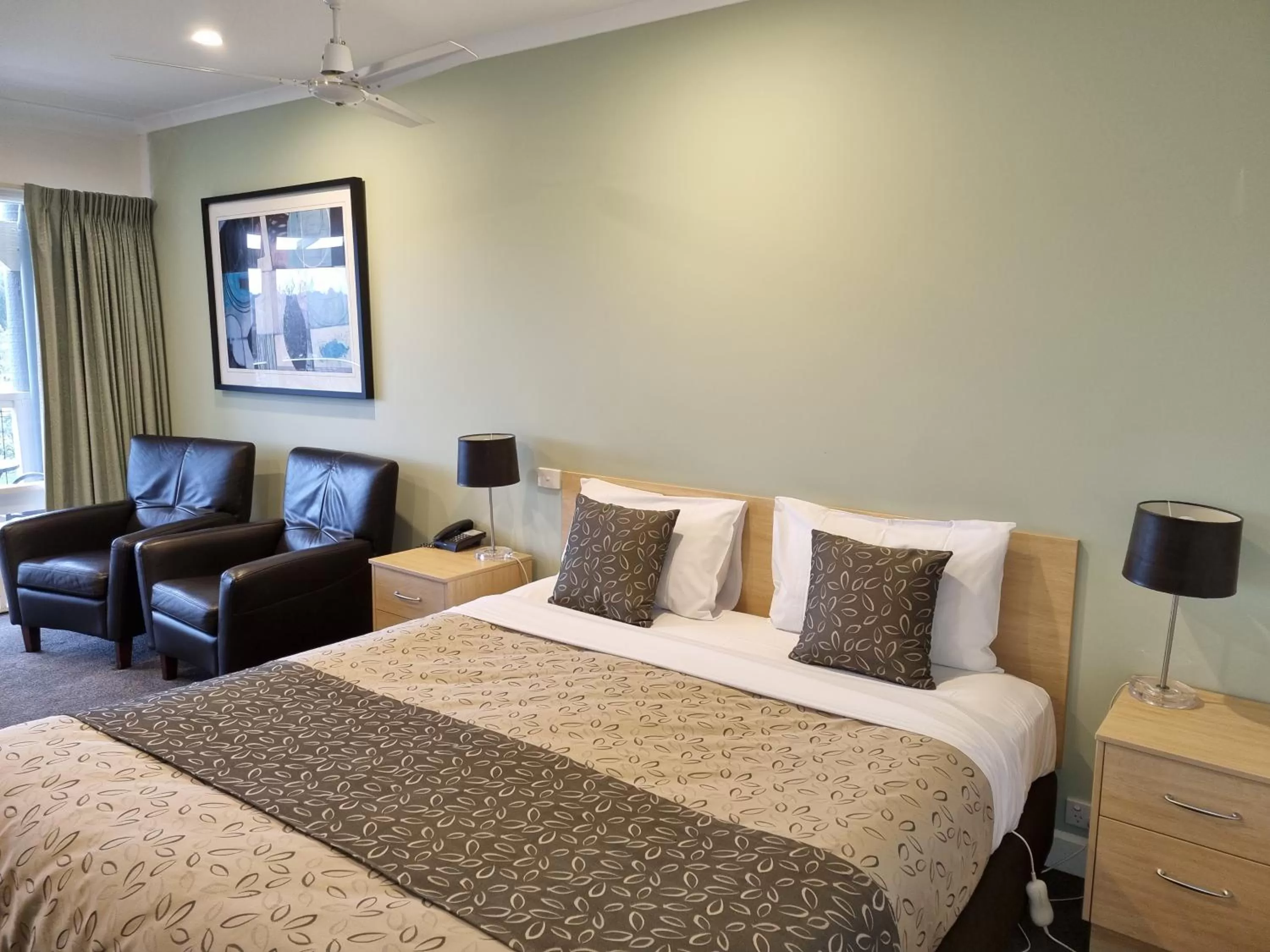 Living room, Bed in Golden Heritage Accommodation