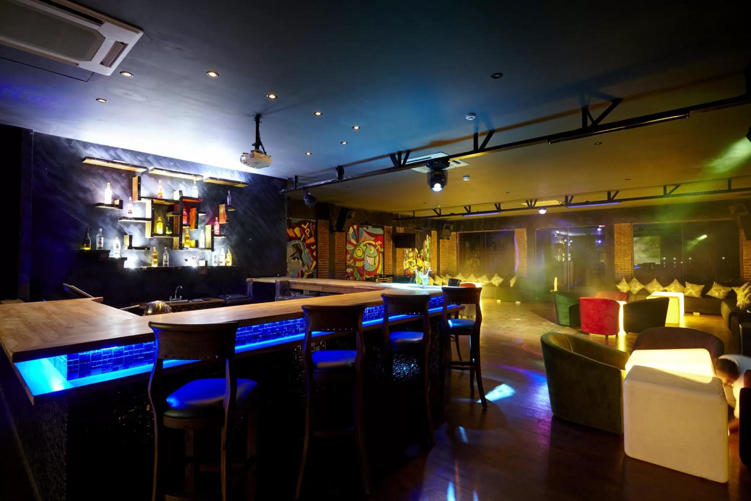 Nightclub / DJ in Amaranthe Bay Resort & Spa