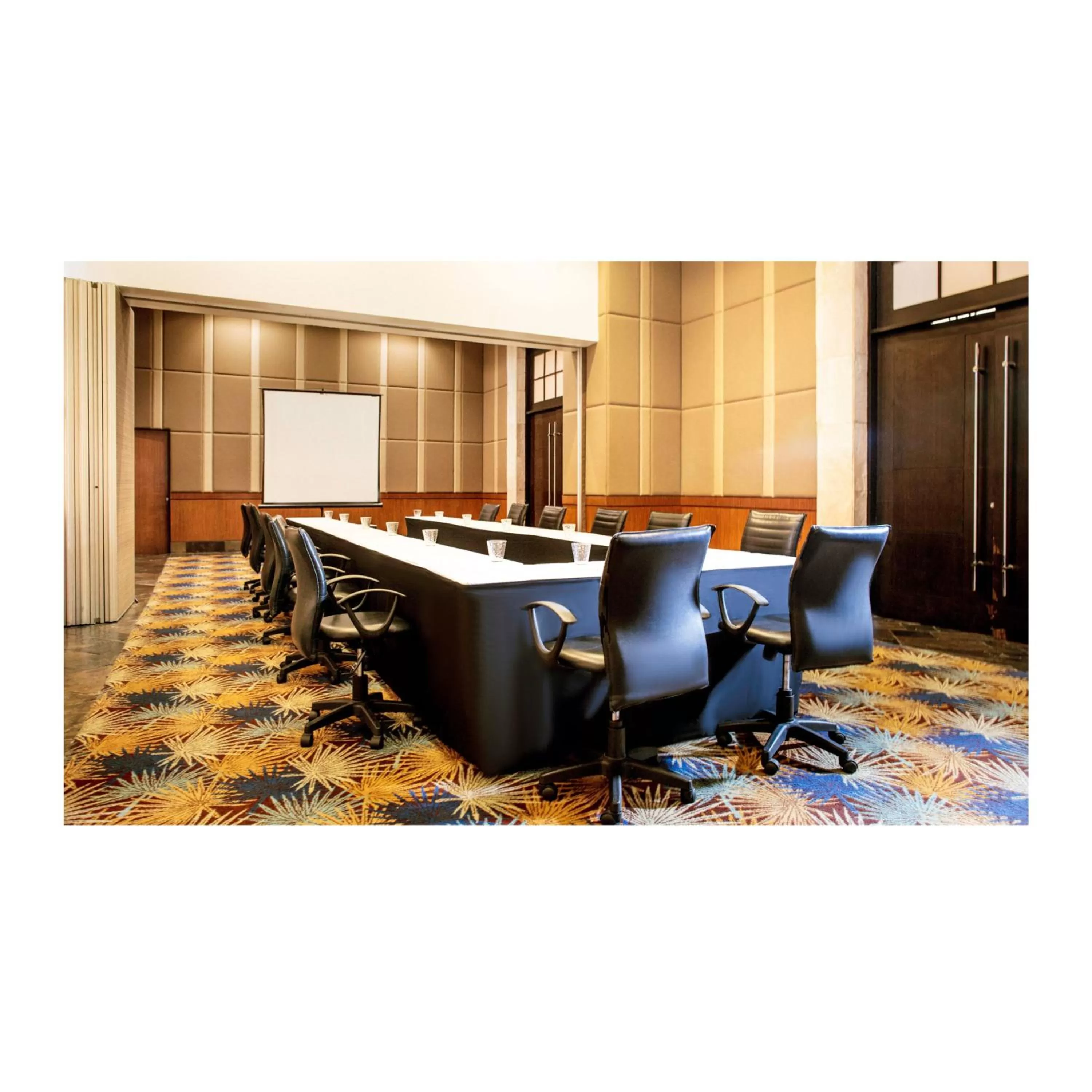 Meeting/conference room in Summit Ridge Tagaytay - Newly Renovated