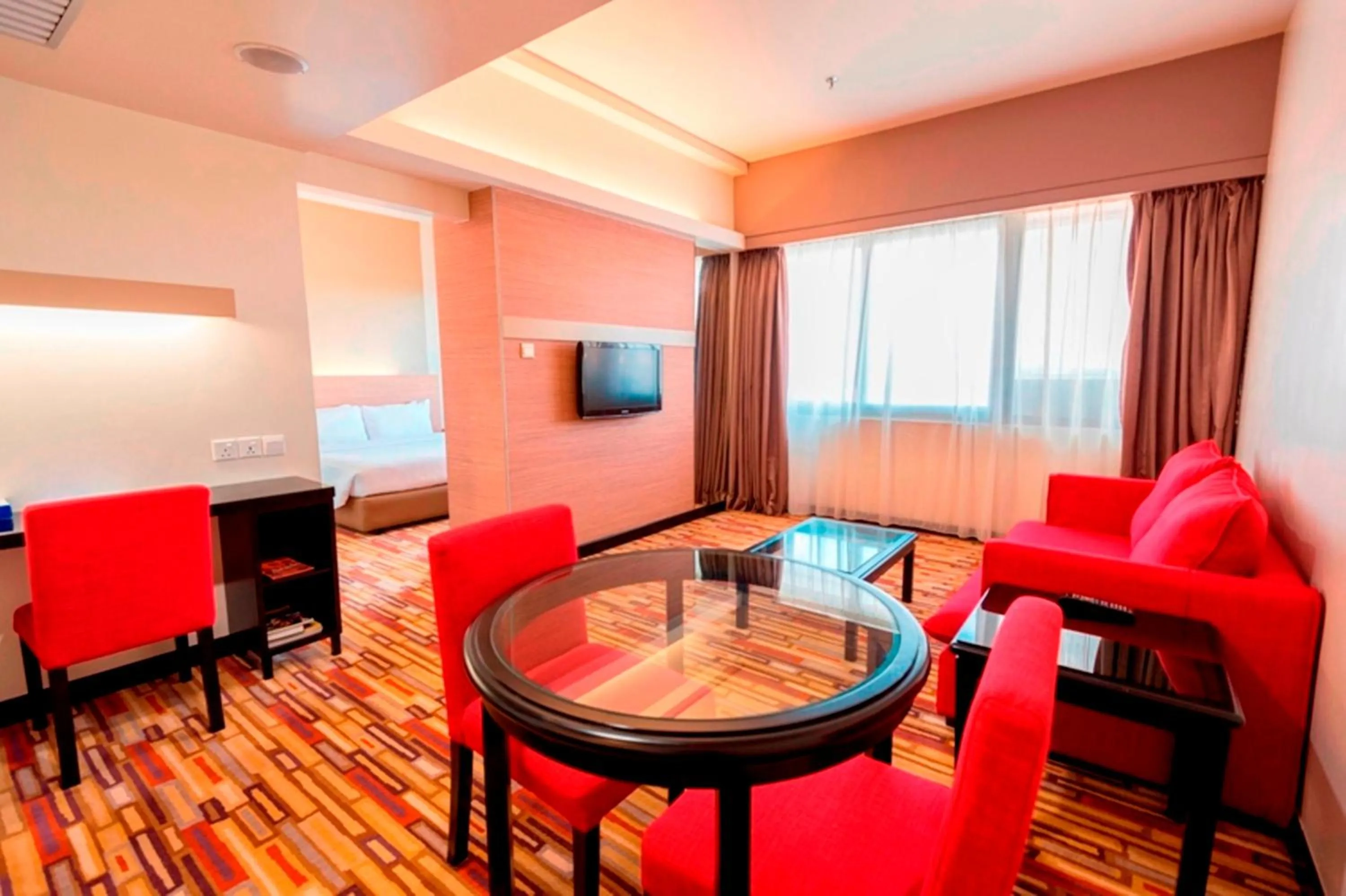 Photo of the whole room in Harbour View Hotel