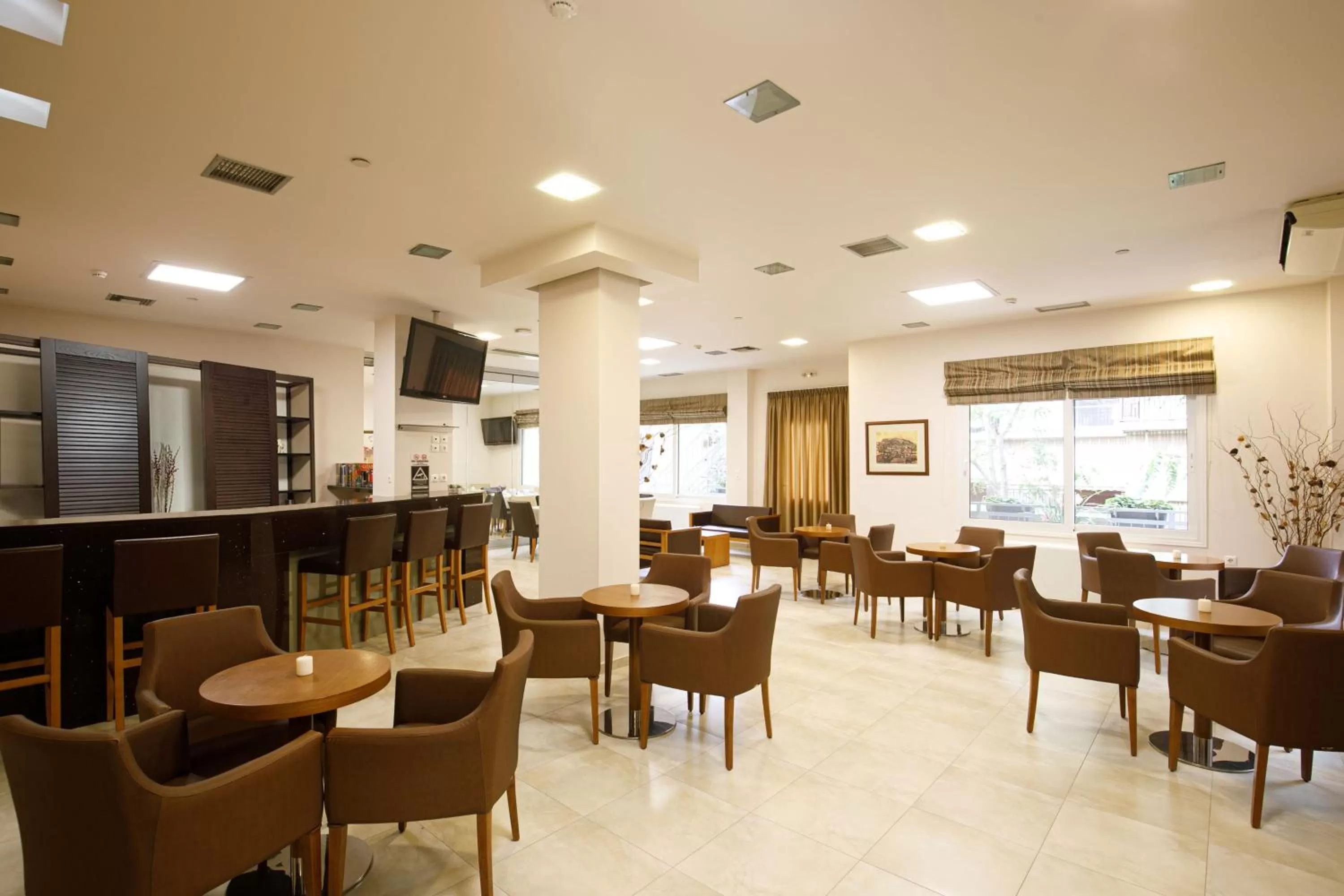 Lounge or bar in Hotel ΑΤΗΙΝΑ