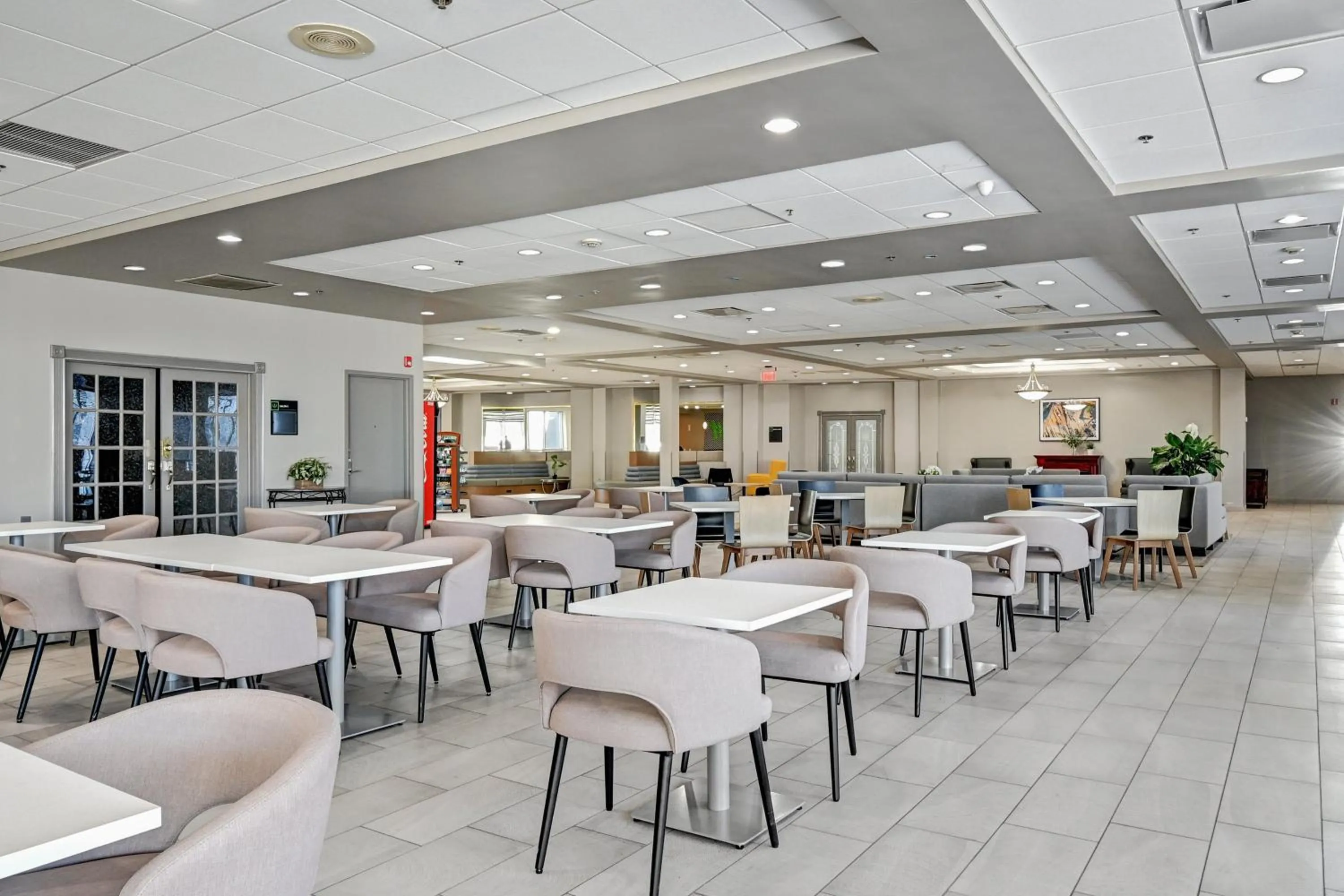 Restaurant/places to eat in Holiday Inn - Piscataway - Somerset by IHG
