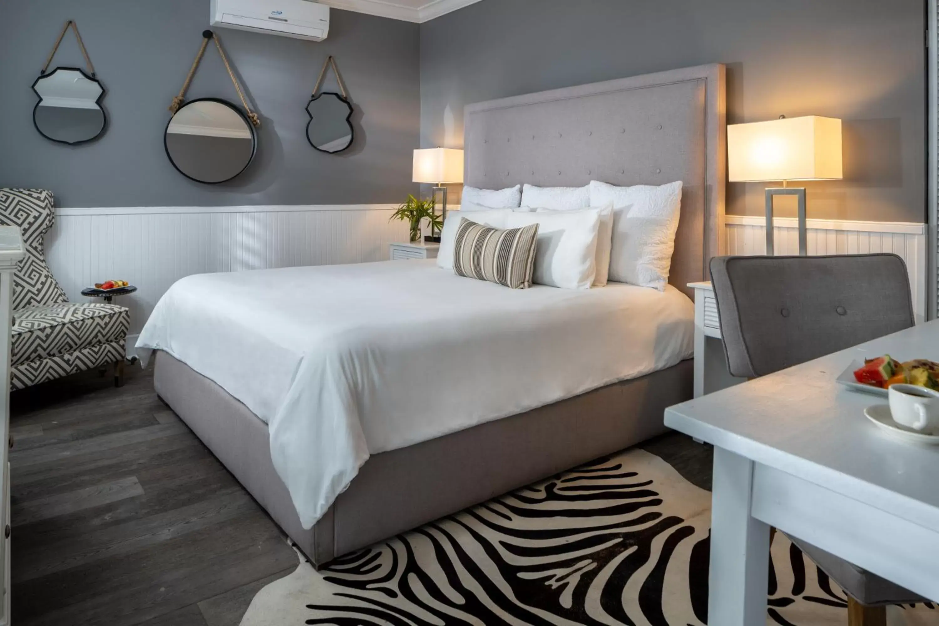 Room 13: Deluxe King Room in Alexander's Gay Lesbian Guesthouse (Adult Only 21+) Room 13: Deluxe King Room in Alexander's Gay Lesbian Guesthouse (Adult Only 21+)