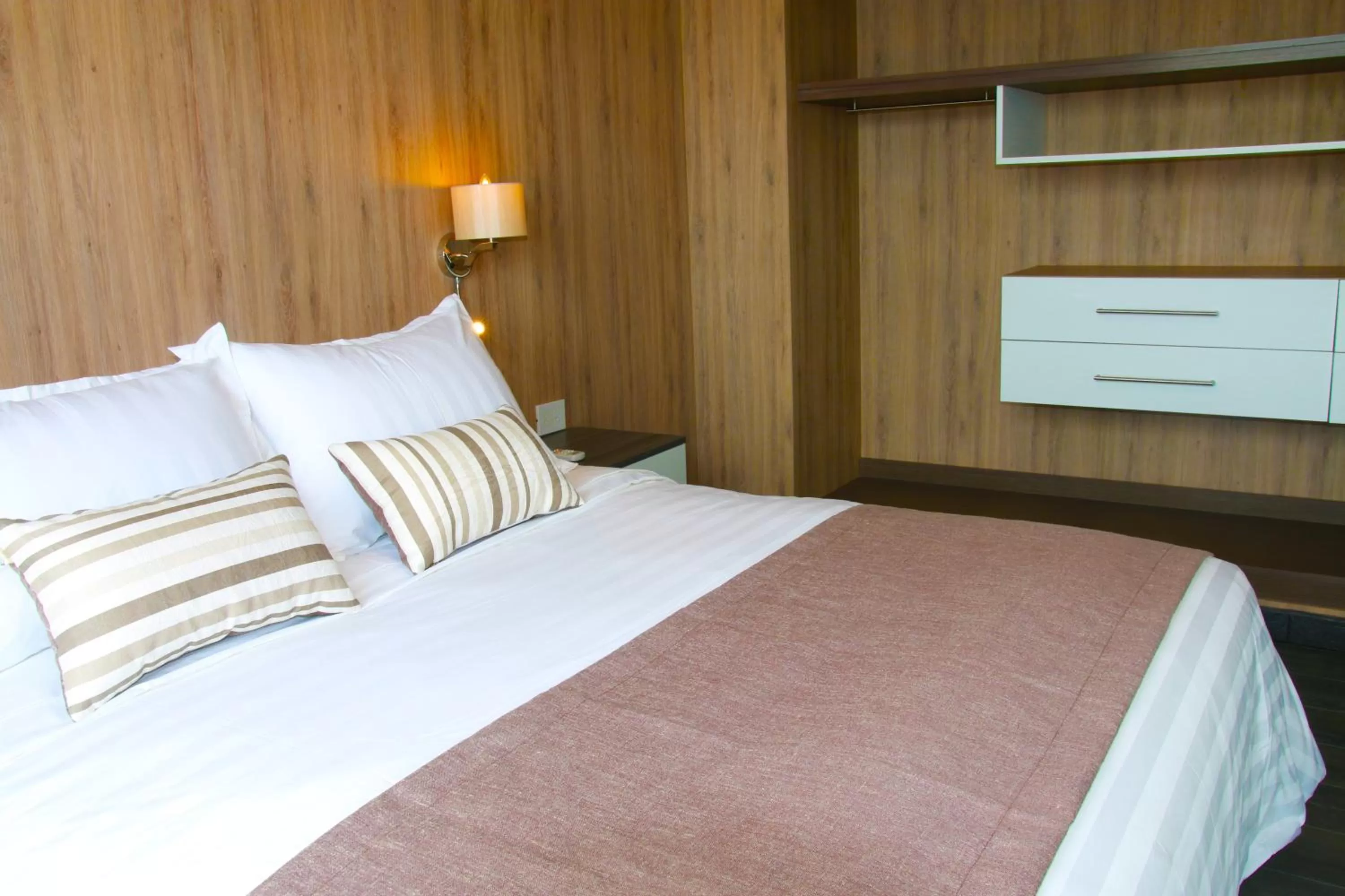 Bedroom, Bed in Urban Suites Apart Hotel