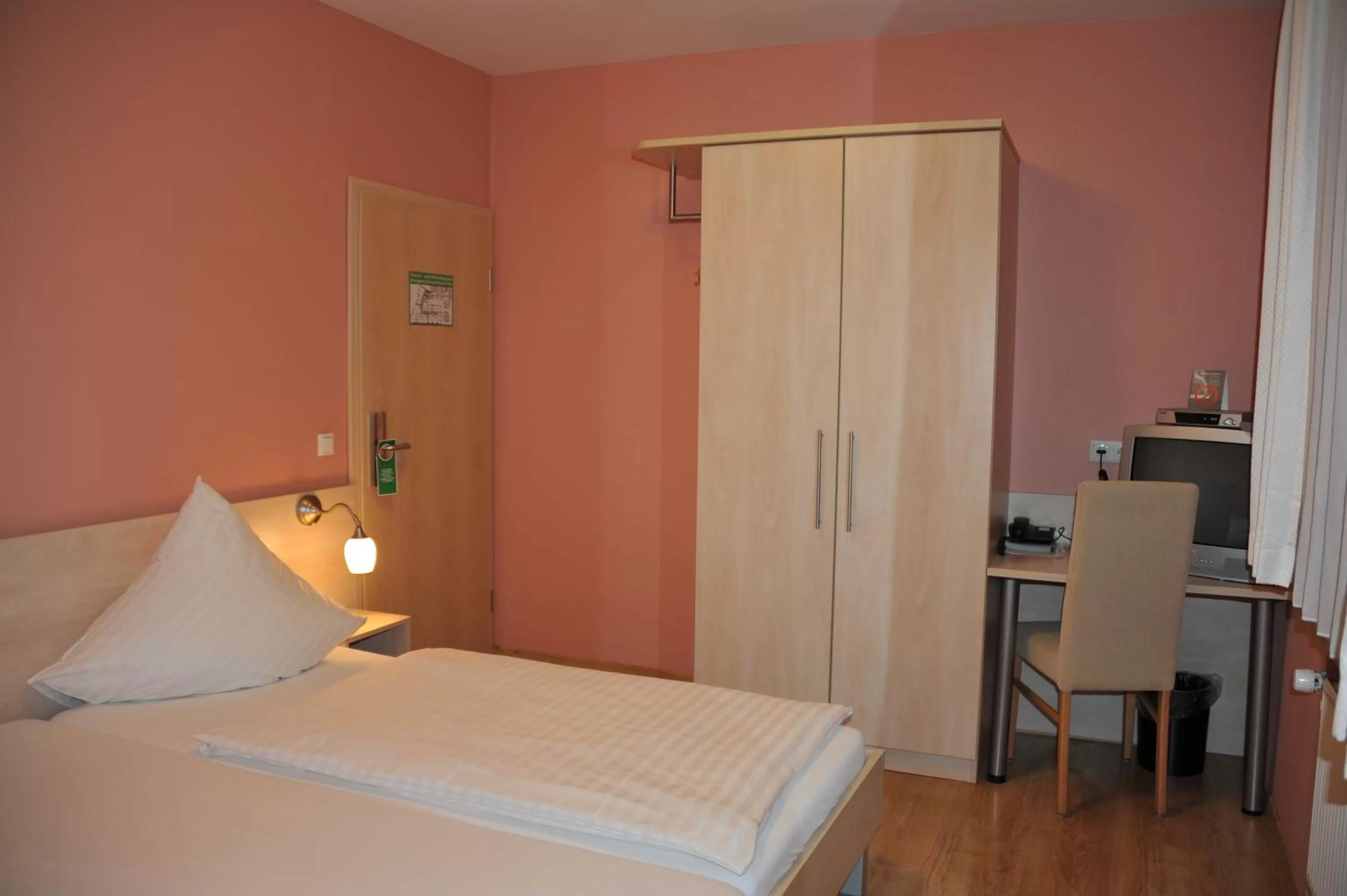 Single Room in Hotel Martin
