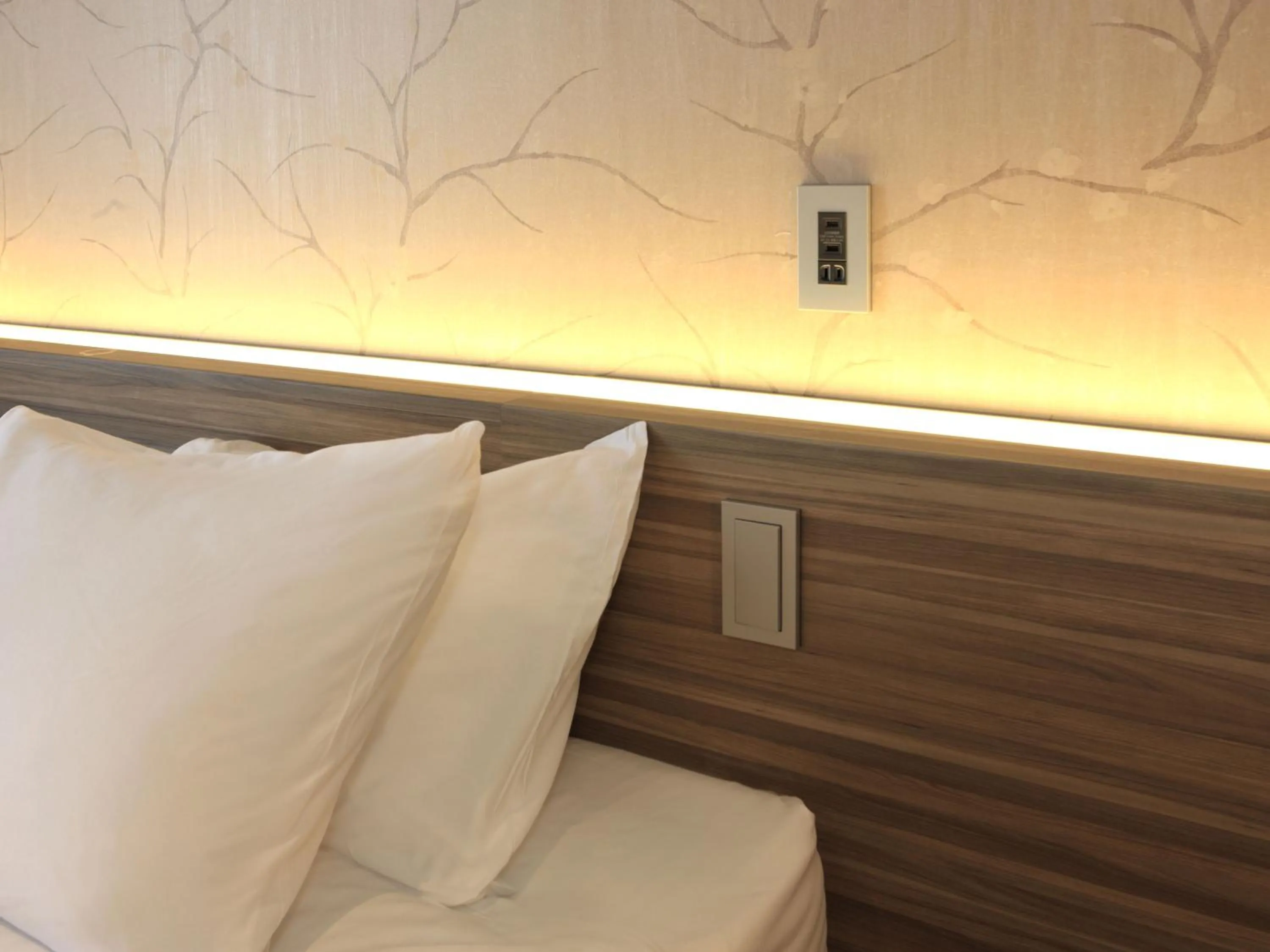 Photo of the whole room, Bed in El Inn Kyoto