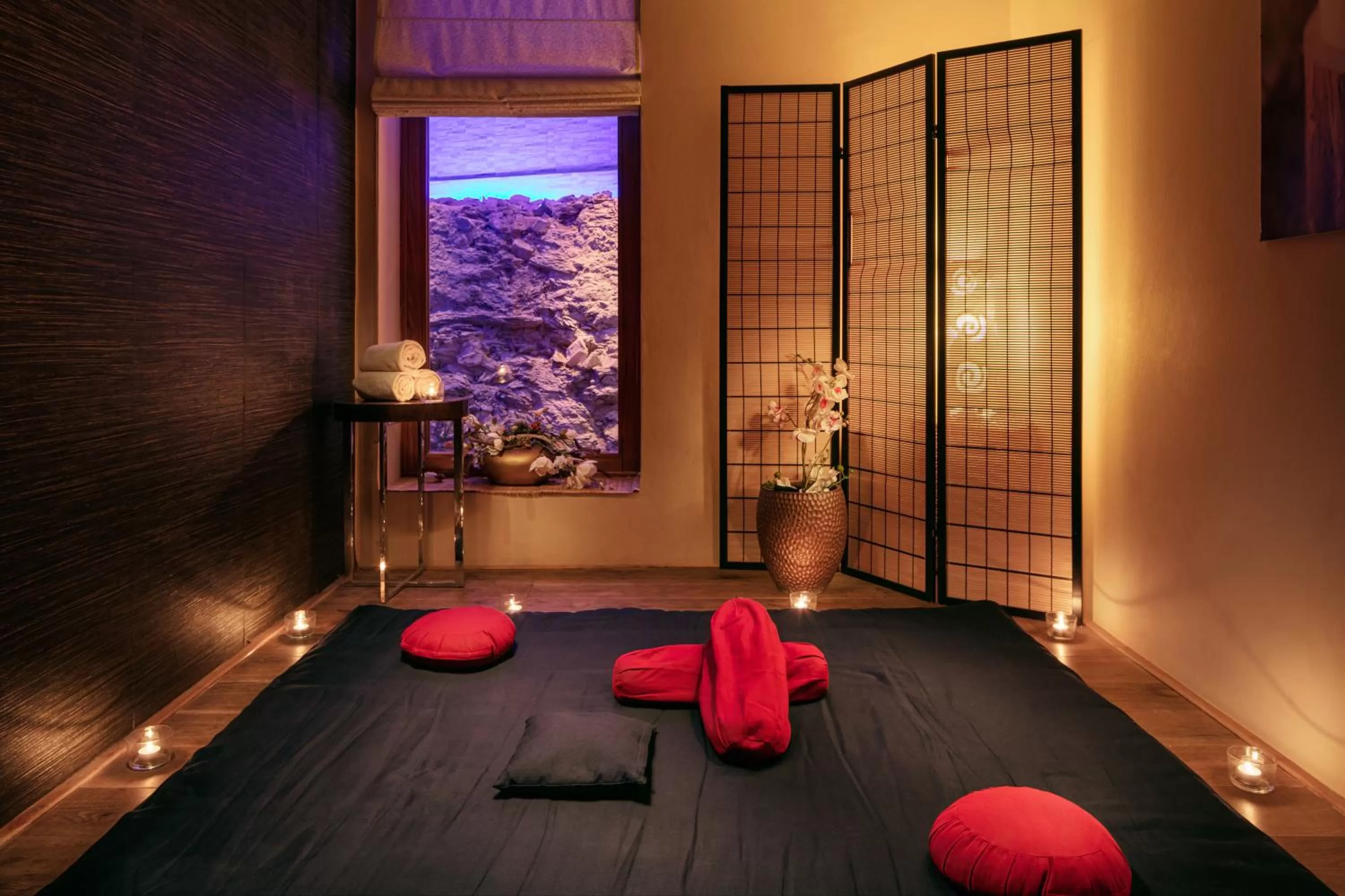 Massage, Bed in Hotel KINGS COURT