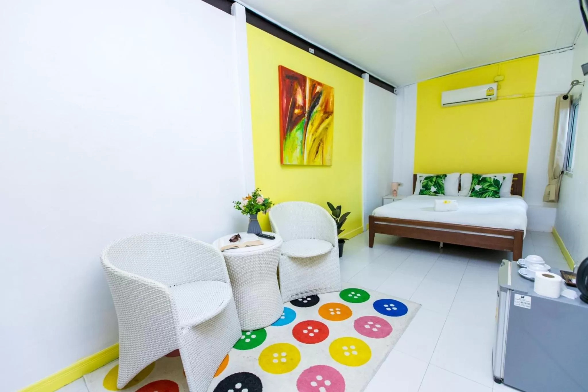 Photo of the whole room in MANDARIN LODGE by victor