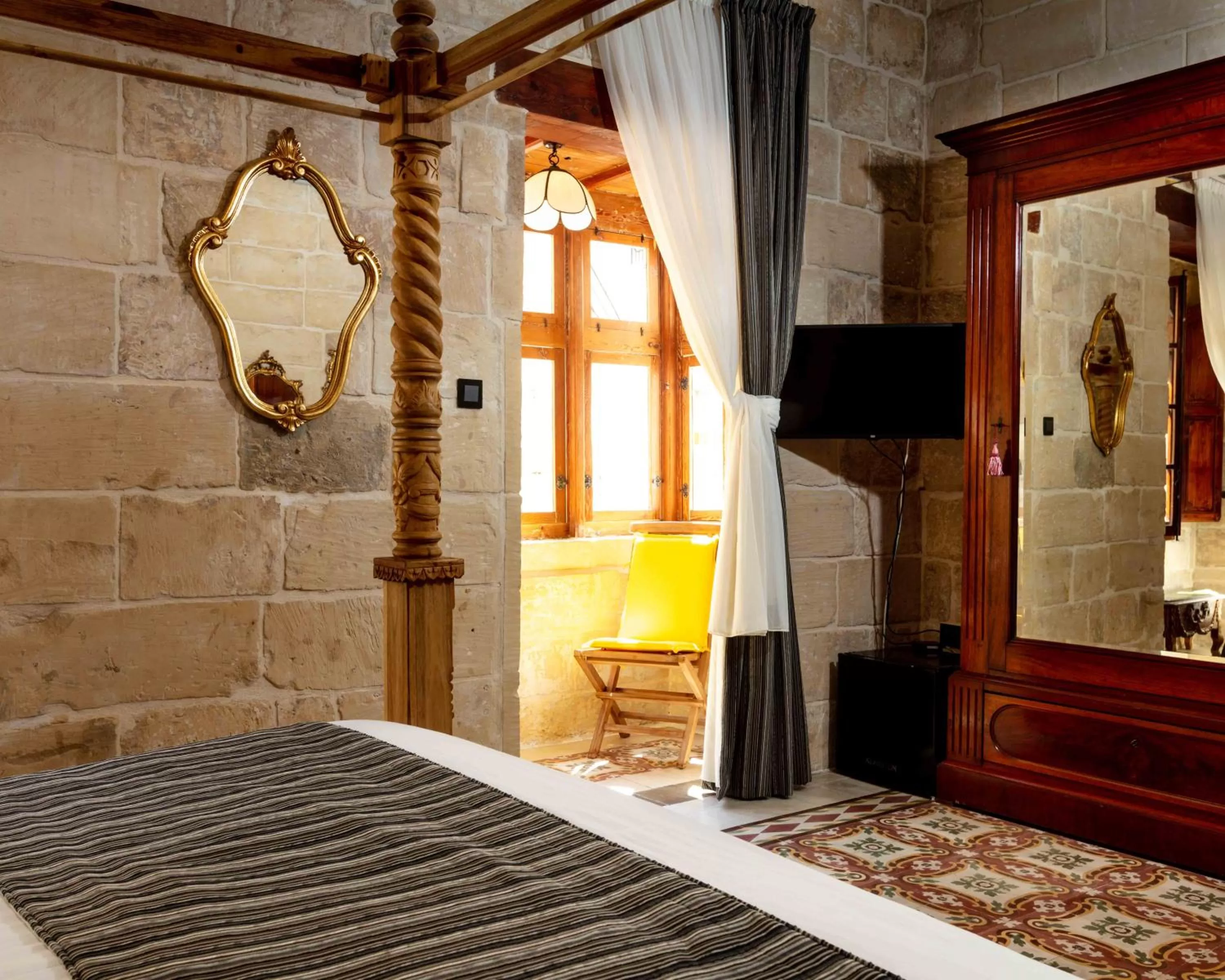 Bed in The 3Cities Auberge