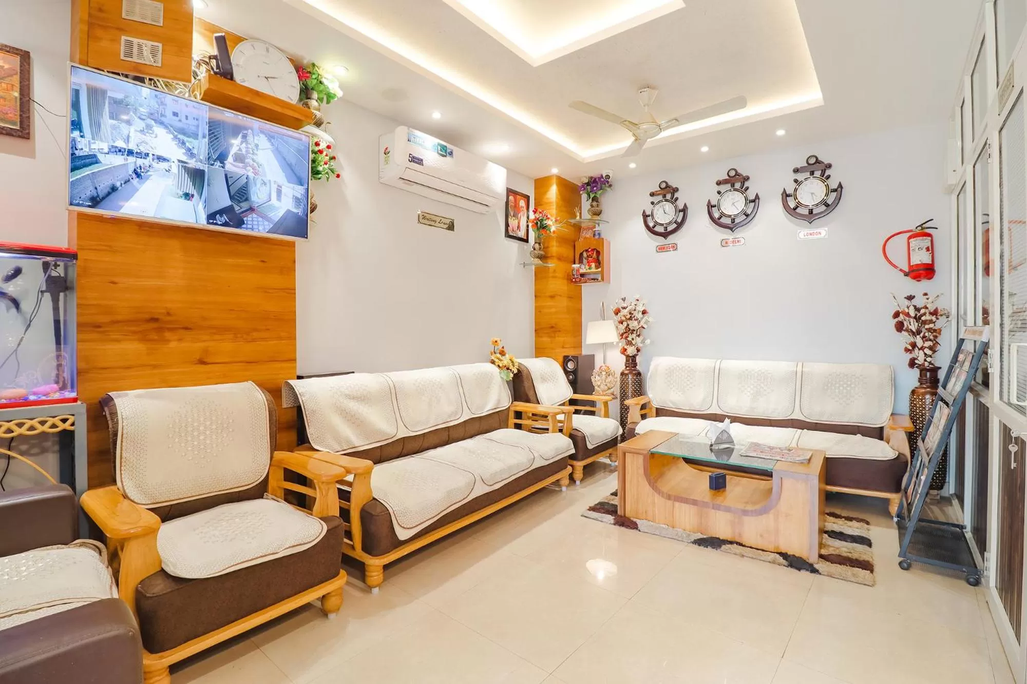 Lobby or reception in FabHotel Holiday Grand