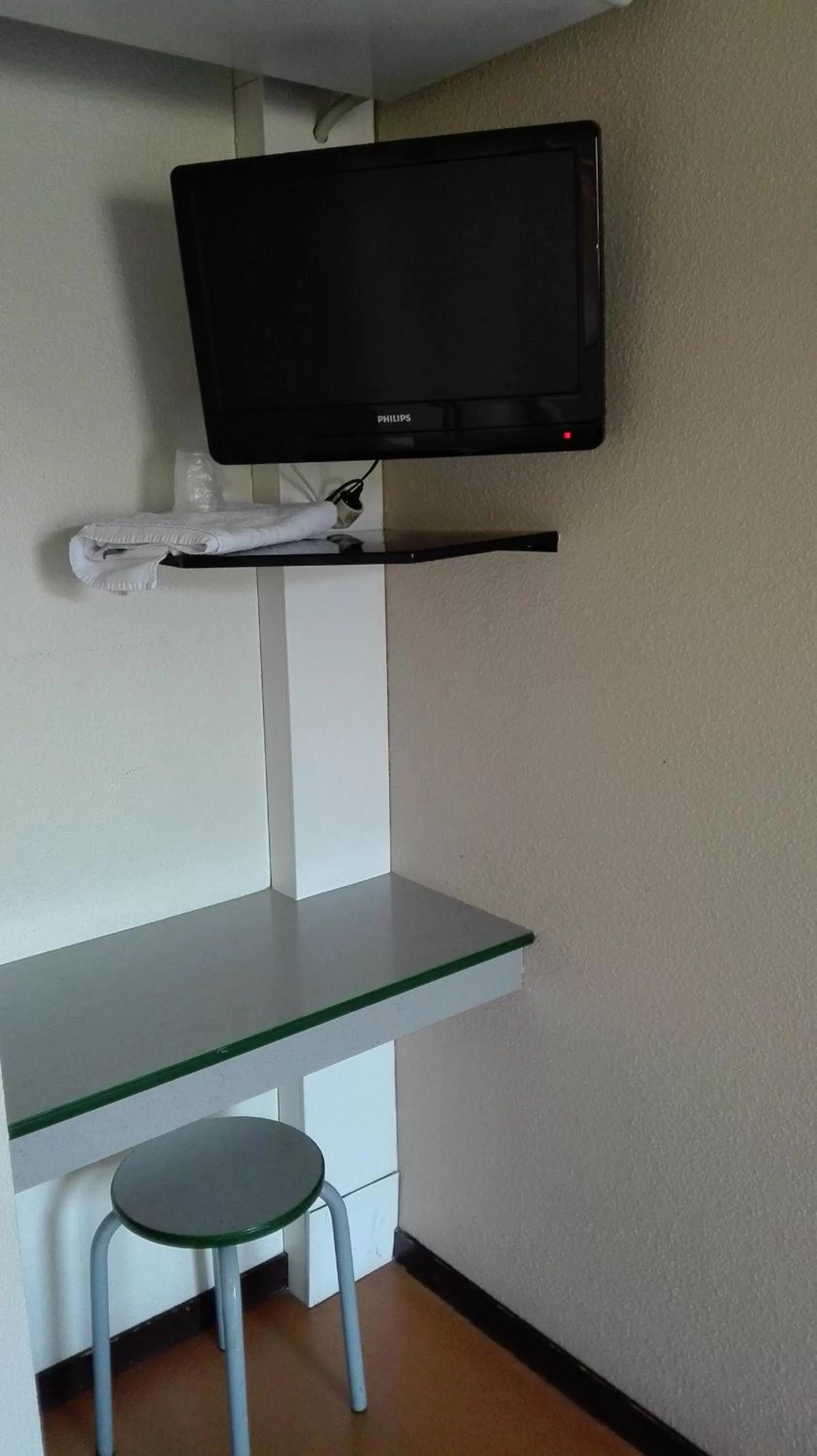 TV and multimedia in Premiere Classe Limoges Nord