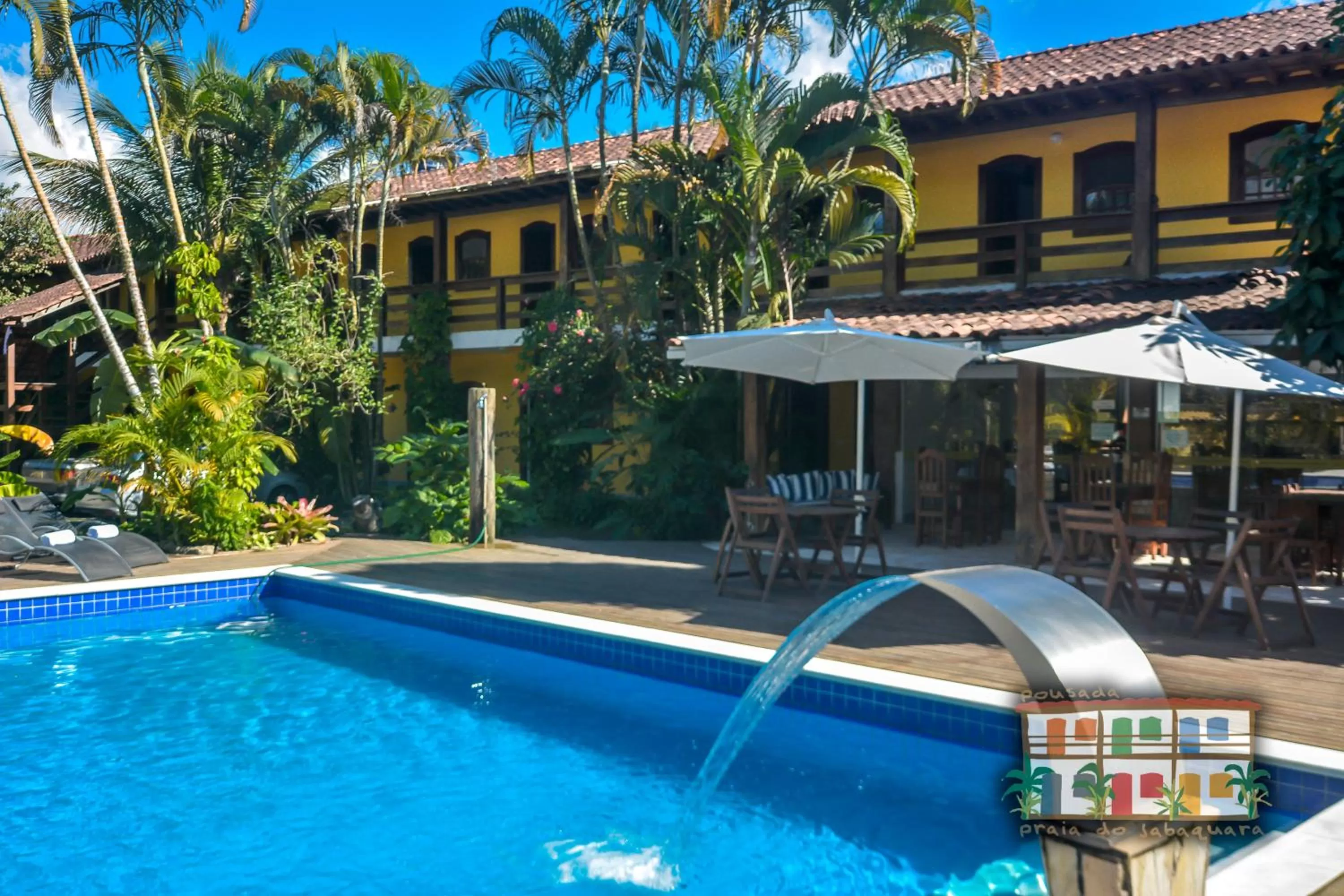 Swimming pool in Pousada Praia do Jabaquara