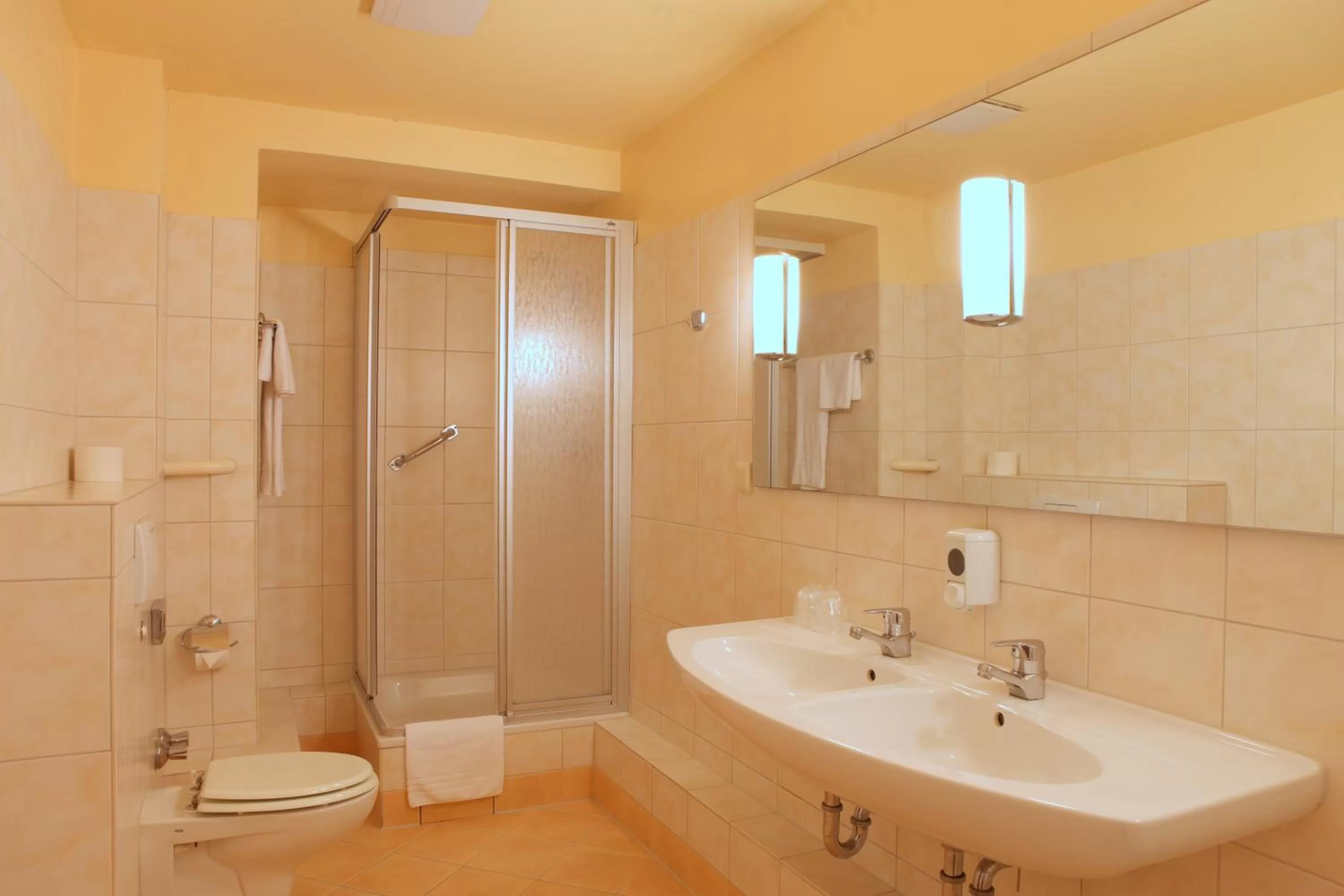 Shower in Kurfürst am Kurfürstendamm